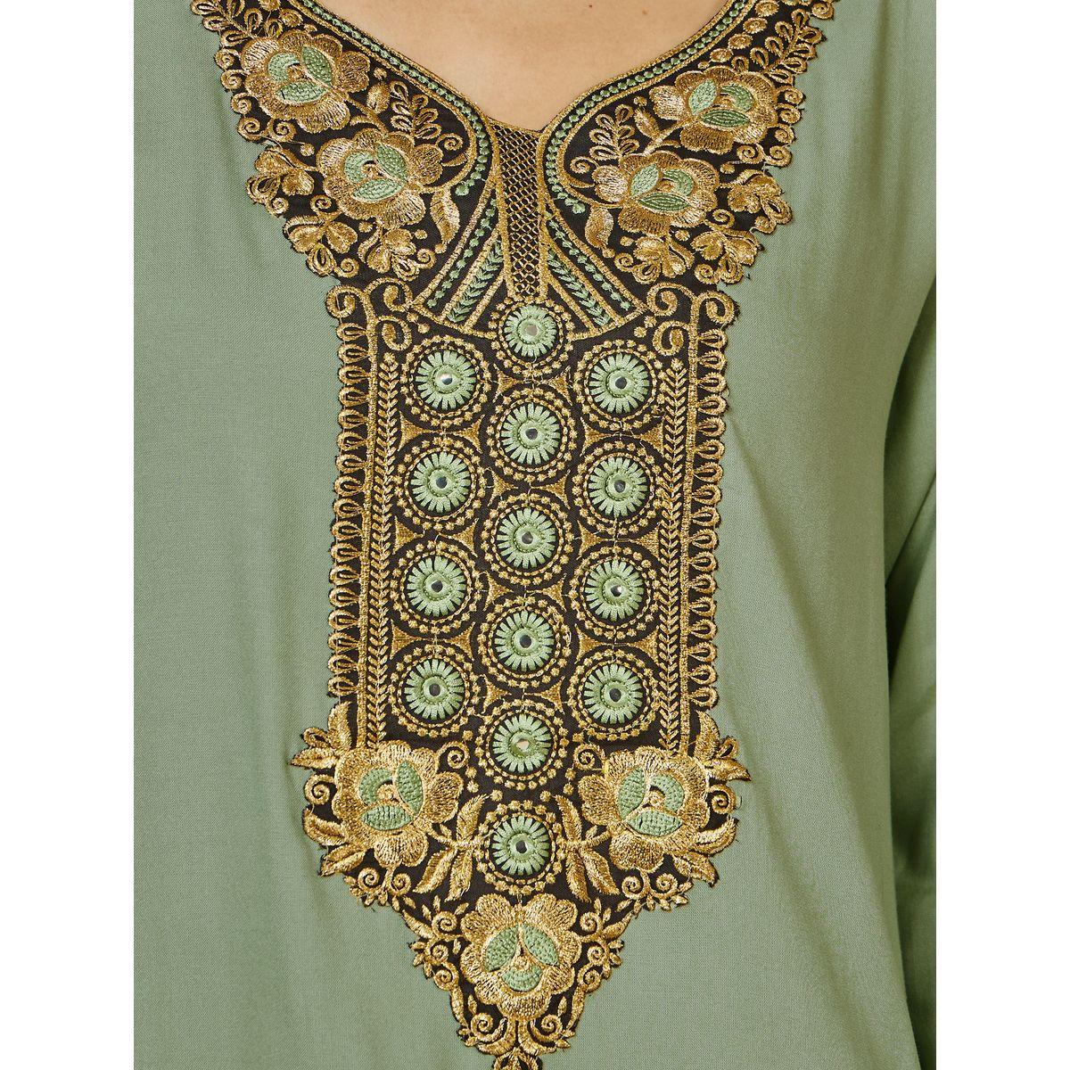 جلابية مطرزة على شكل حرف A-women-arabicclothing-jalabiyas-image-3