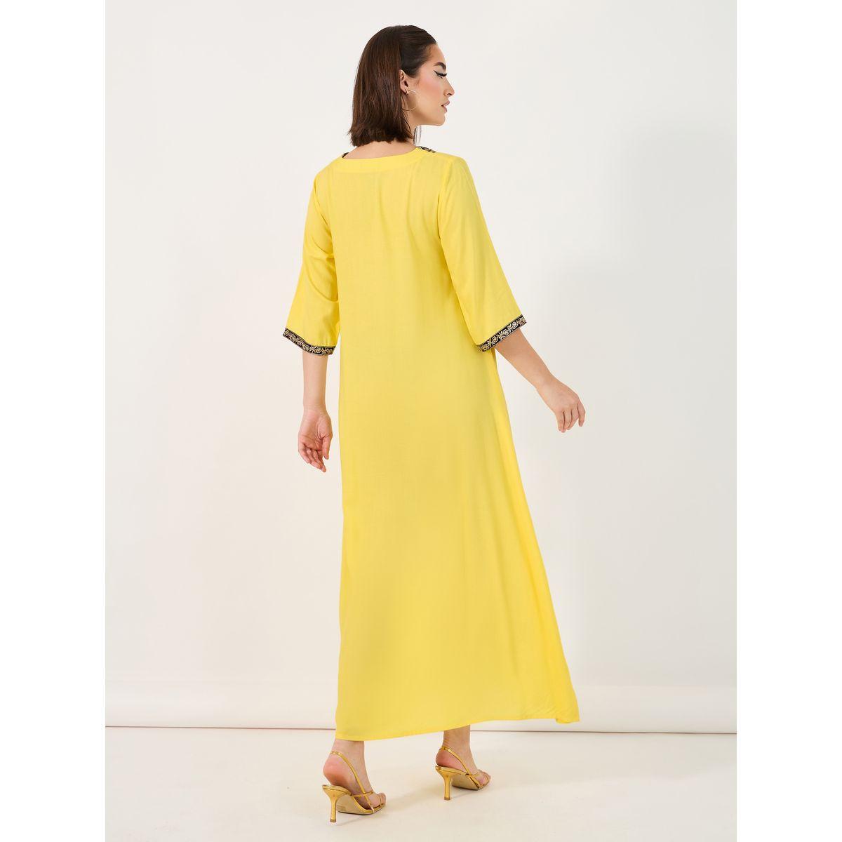 جلابية بتفاصيل مطرزة ورقبة على شكل حرف V وأكمام 3/4-women-arabicclothing-jalabiyas-image-6