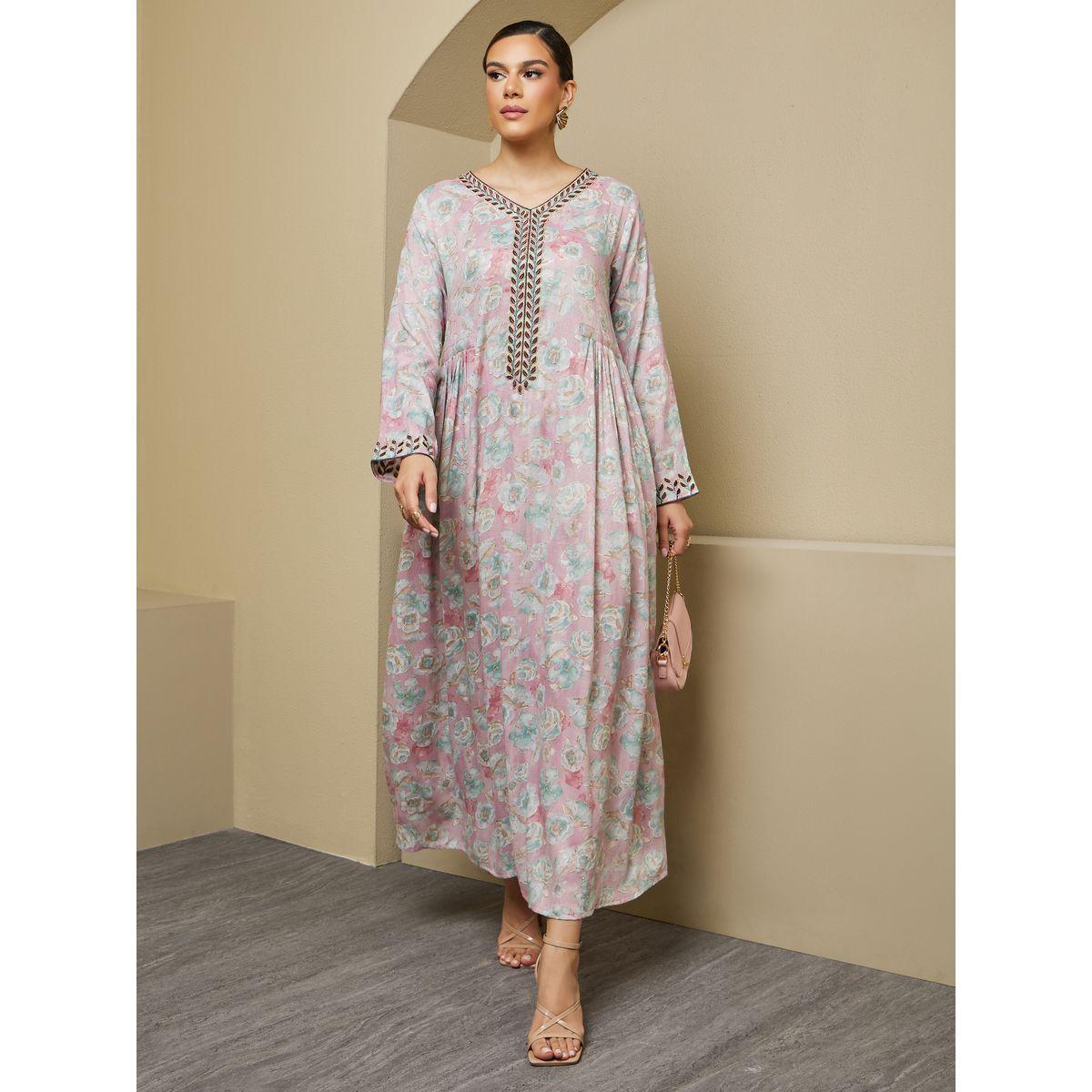 جلابية مُطرّزة بتفاصيل جانبية مُجمعة-women-arabicclothing-jalabiyas-image-1
