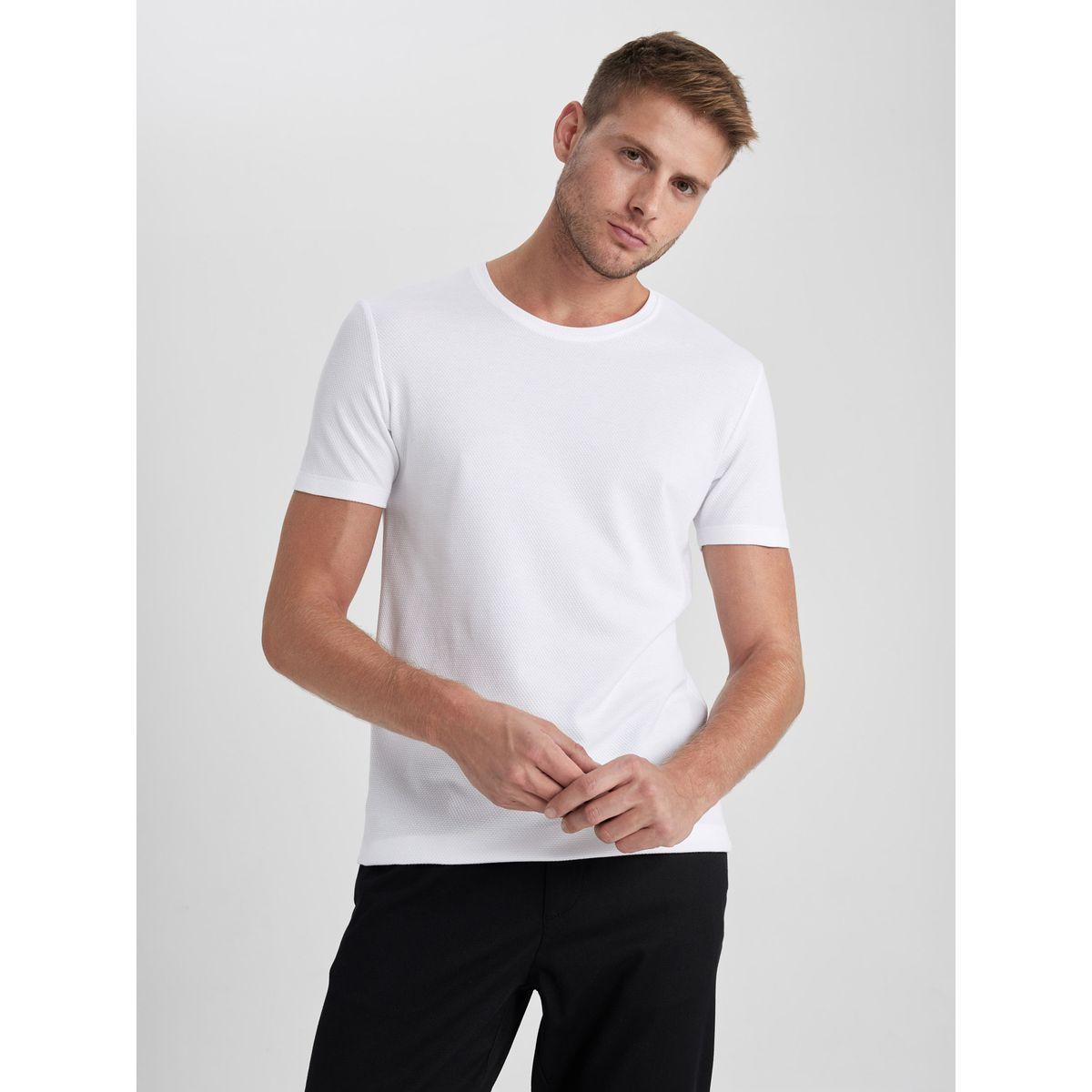 DeFacto X Styli  Solid Slim Fit Crew Neck T-Shirt-men-clothing-tshirtsandpolos-tshirts-image-2