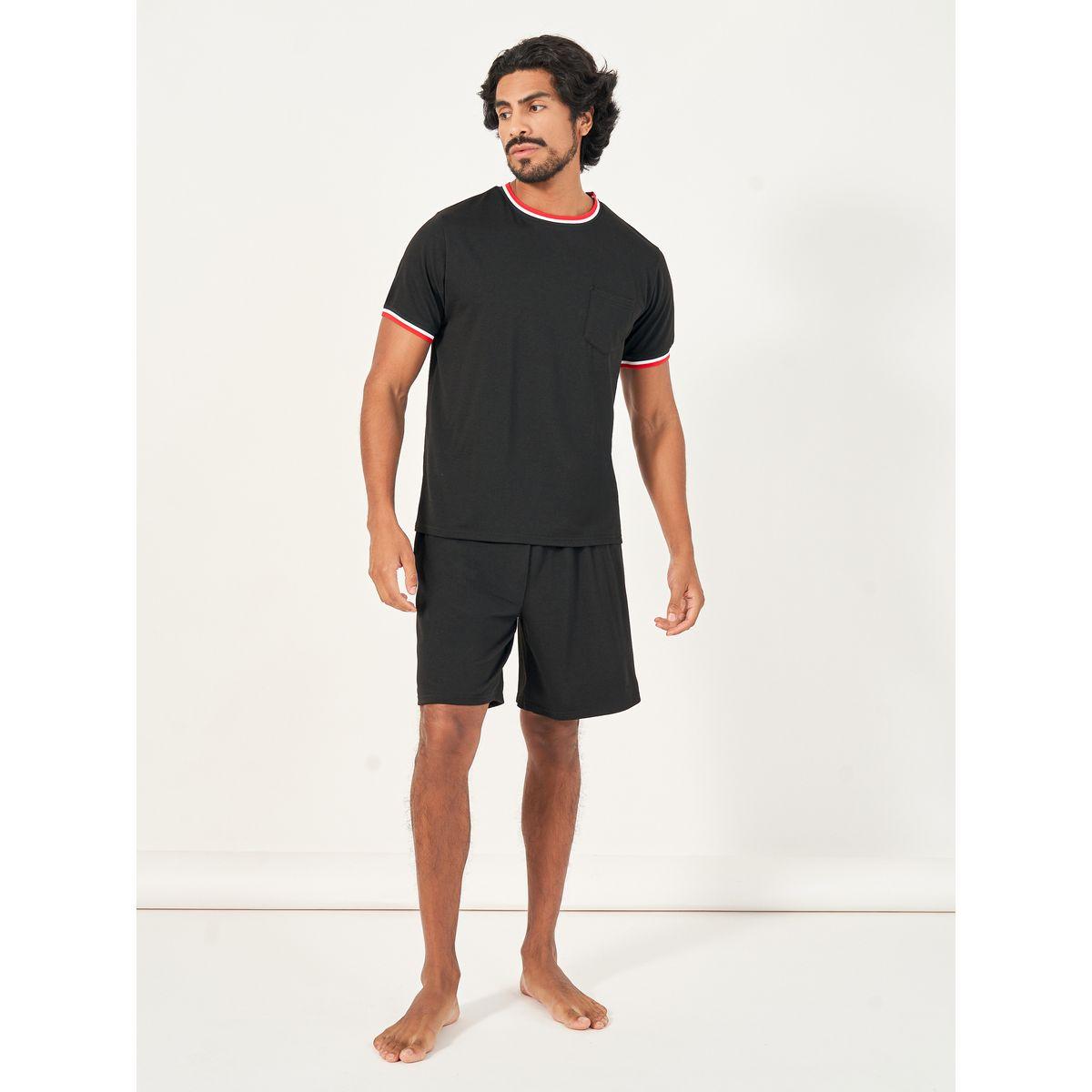 مجموعة من شورت وتيشيرت بتفاصيل مُتباينة-men-clothing-nightwear-sets-image-1