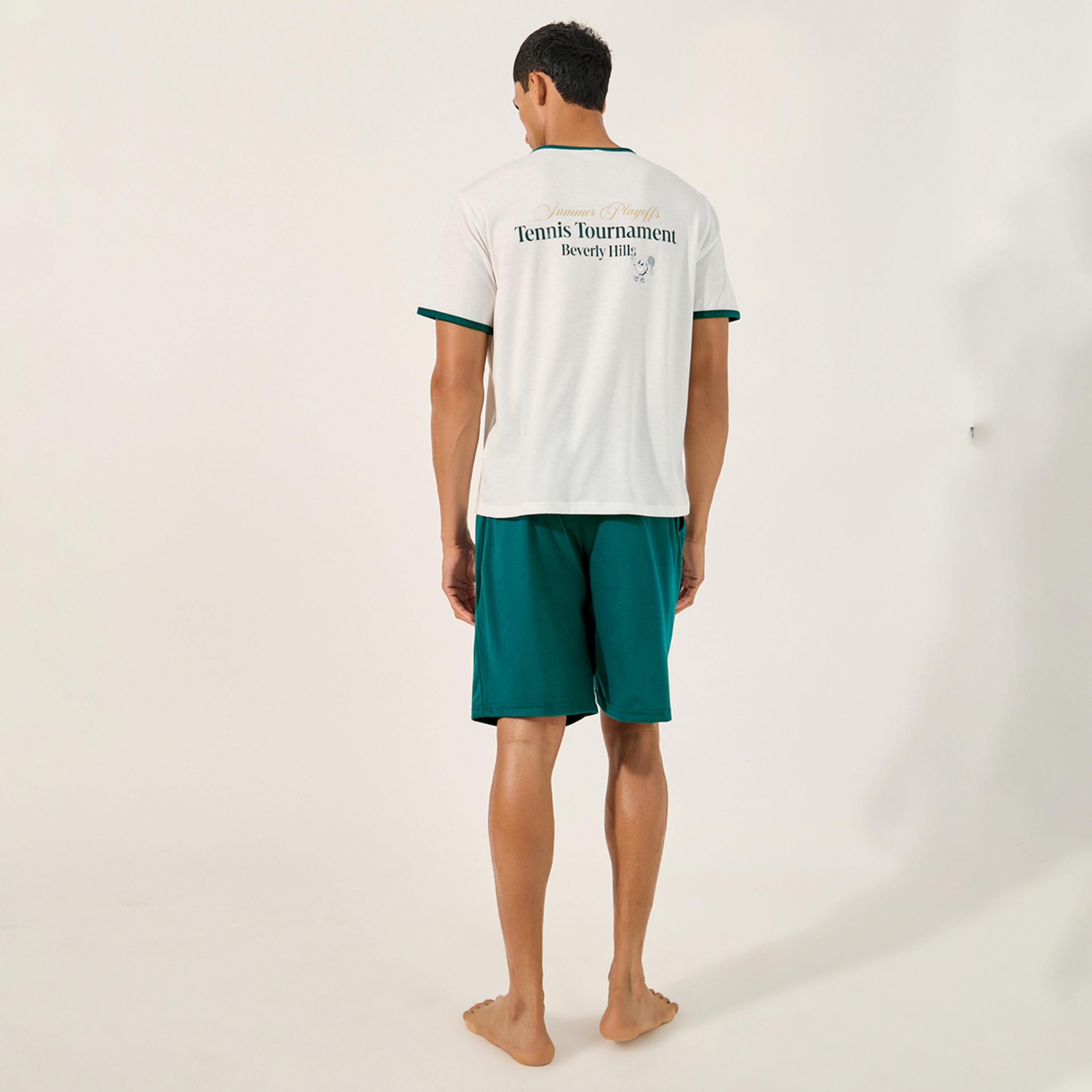 ستايلي - طقم بيجامة من تي شيرت وشورت بطبعة شعار-men-clothing-nightwear-sets-image-4