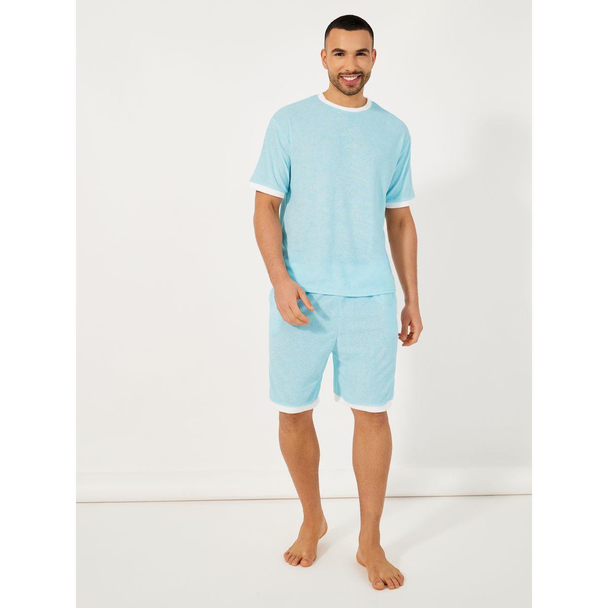 مجموعة من شورت مع تيشيرت بتفاصيل بارزة الملمس-men-clothing-nightwear-sets-image-1