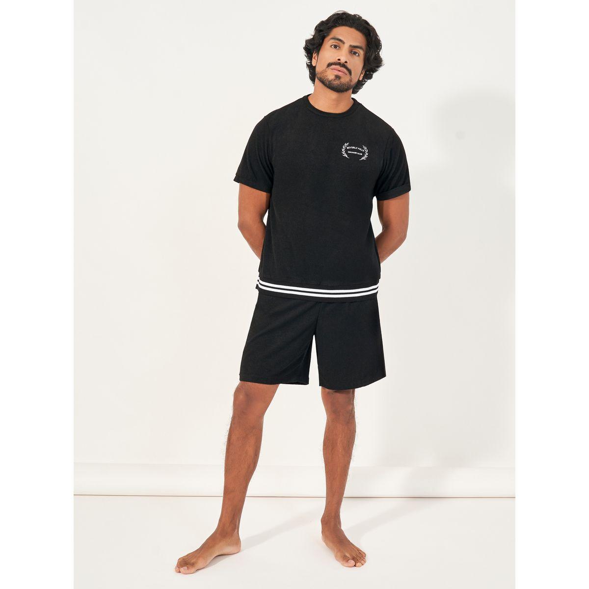 مجموعة من شورت وتيشيرت بطبعة صغيرة-men-clothing-nightwear-sets-image-1