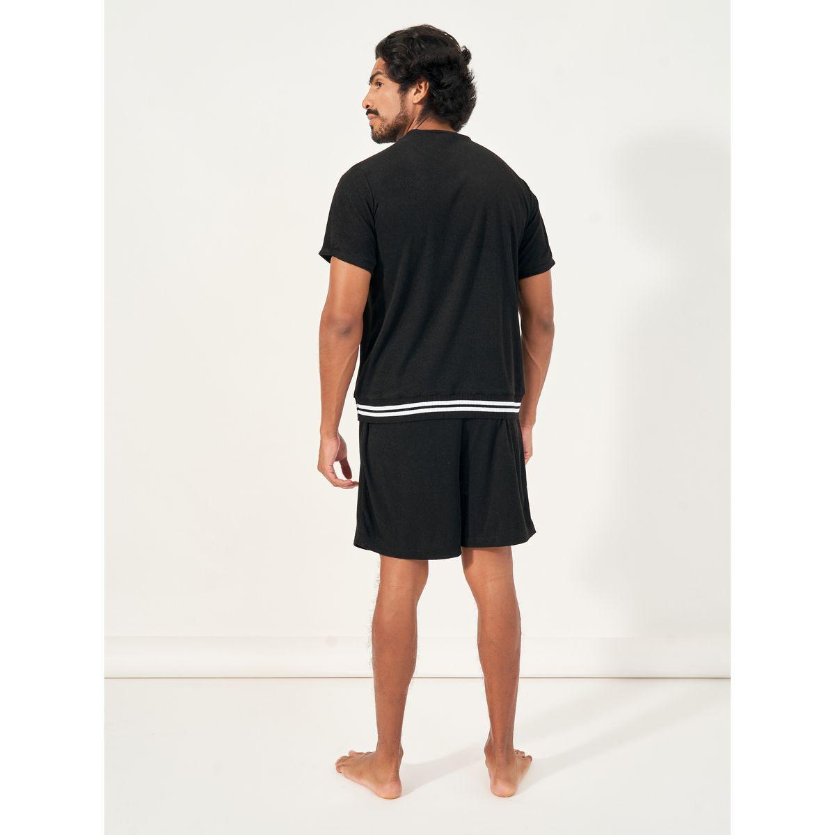مجموعة من شورت وتيشيرت بطبعة صغيرة-men-clothing-nightwear-sets-image-5