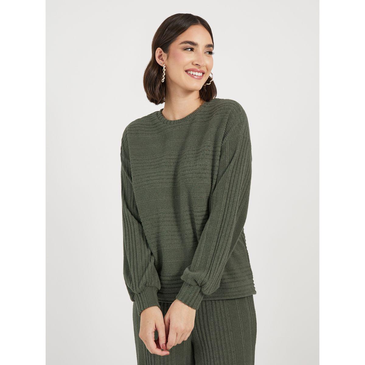 طقم منسق من بنطال بأرجل واسعة وبلوزة بأكمام طويلة-women-clothing-coordsets-image-3
