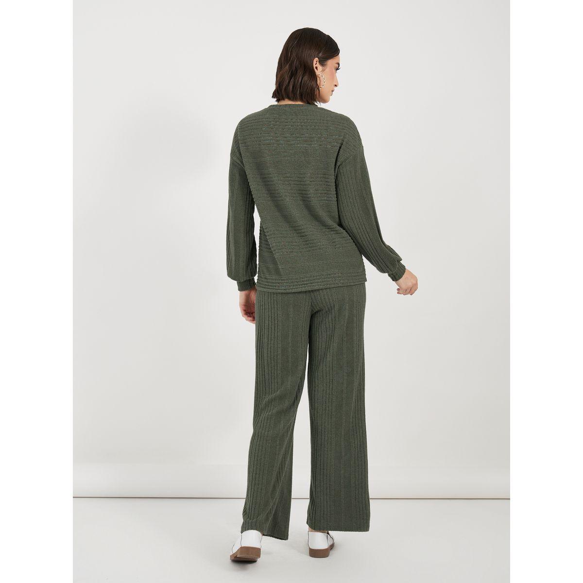 طقم منسق من بنطال بأرجل واسعة وبلوزة بأكمام طويلة-women-clothing-coordsets-image-6