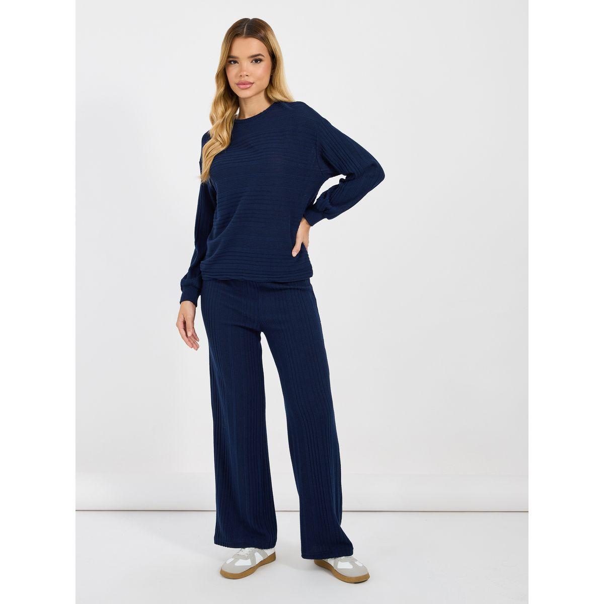 طقم منسق من بنطال وبلوزة مضلعة بأكمام طويلة-women-clothing-coordsets-image-1