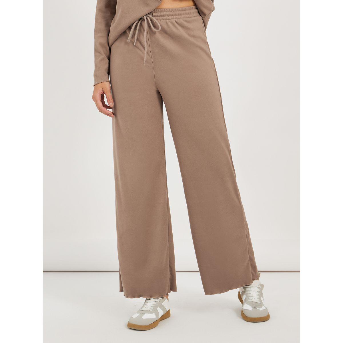 طقم منسق من جوغر بأرجل واسعة وسويت شيرت فليس-women-clothing-coordsets-image-5