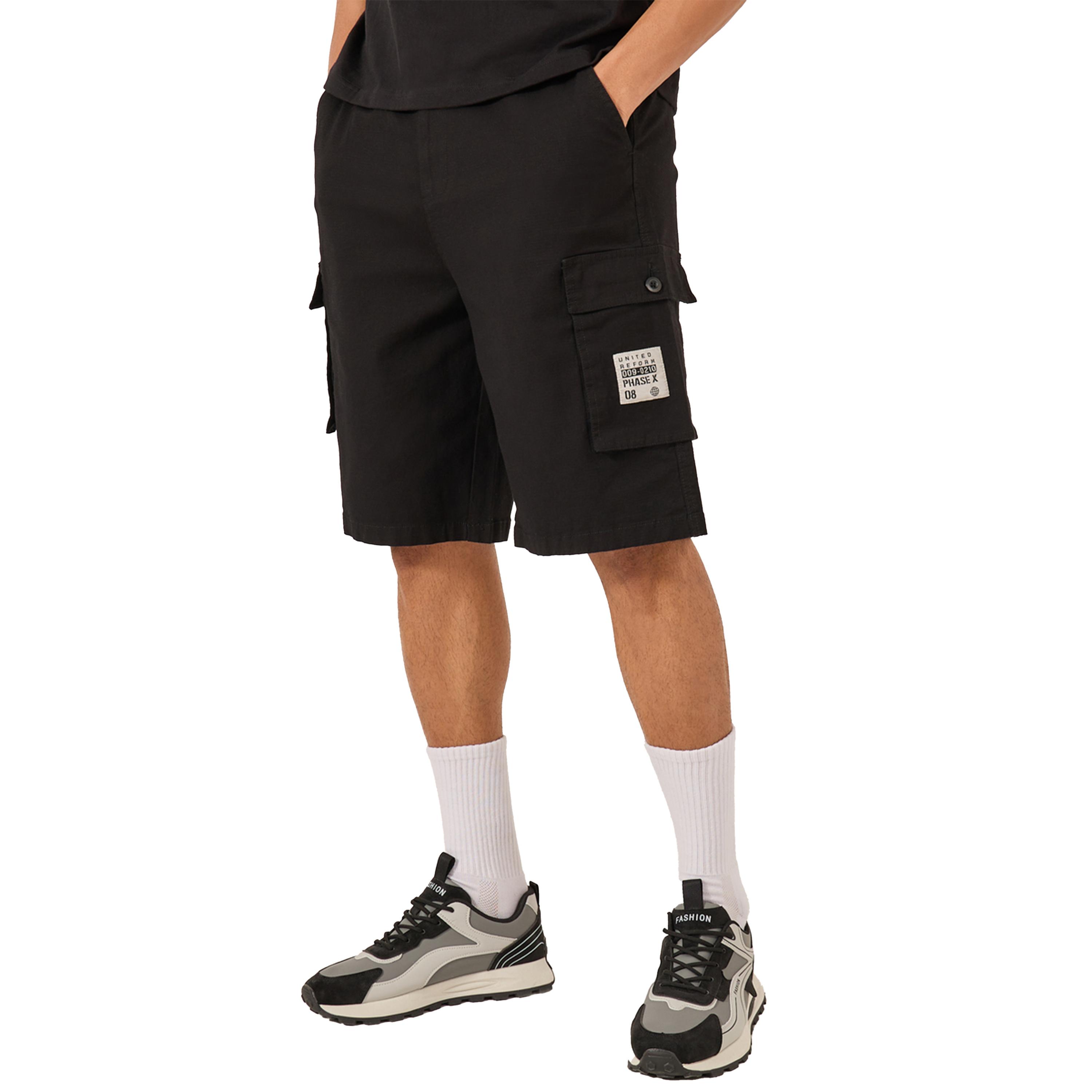 ستايلي -  شورت كارغو مقاس كبيرمع تفاصيل شارة الجيب-sports-men-clothing-bottoms-shorts-image-1