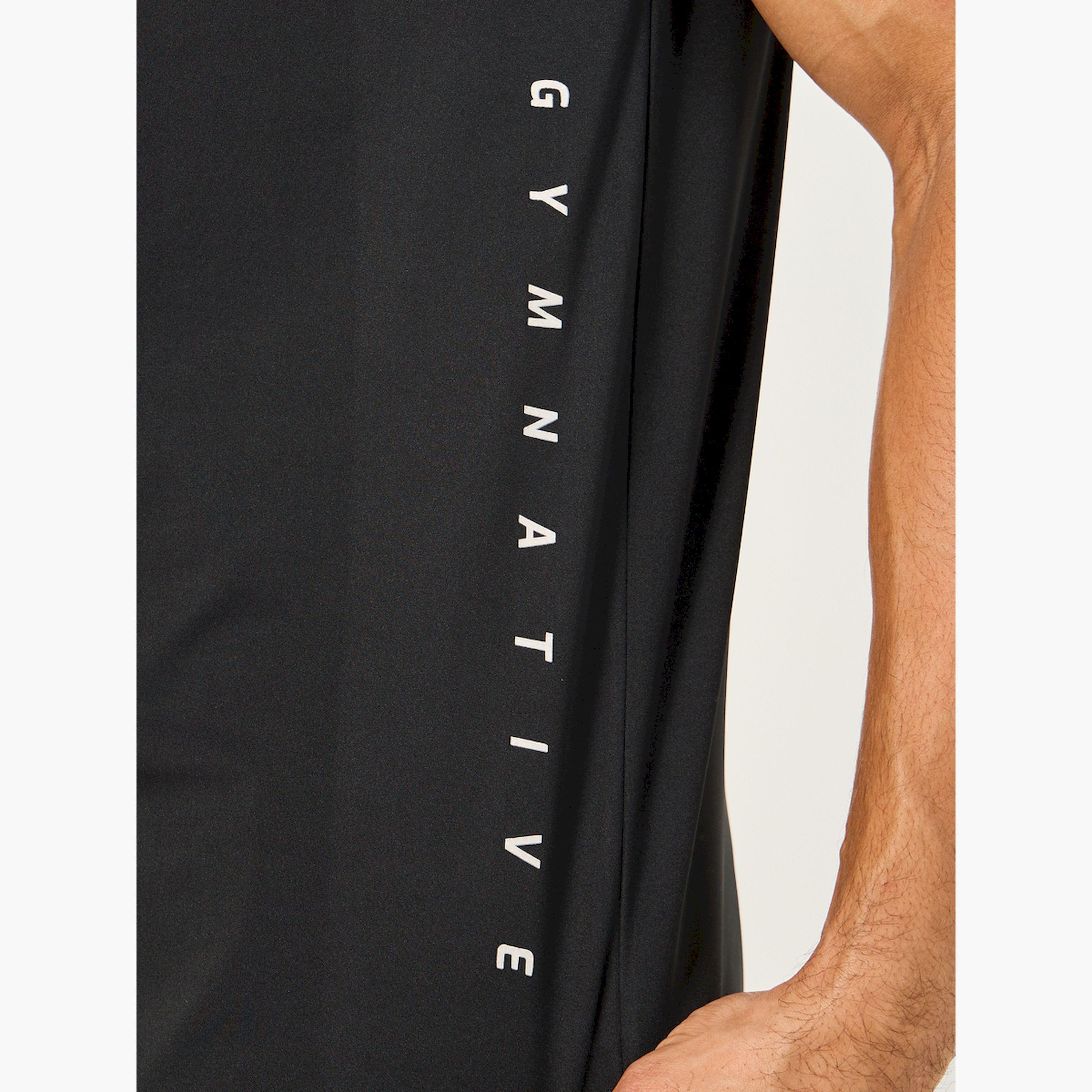 ستايلي - طقم تي شيرت وشورت رياضي بقصّة عادية مطبوع-men-clothing-sportswearandactivewear-tracksuits-image-3