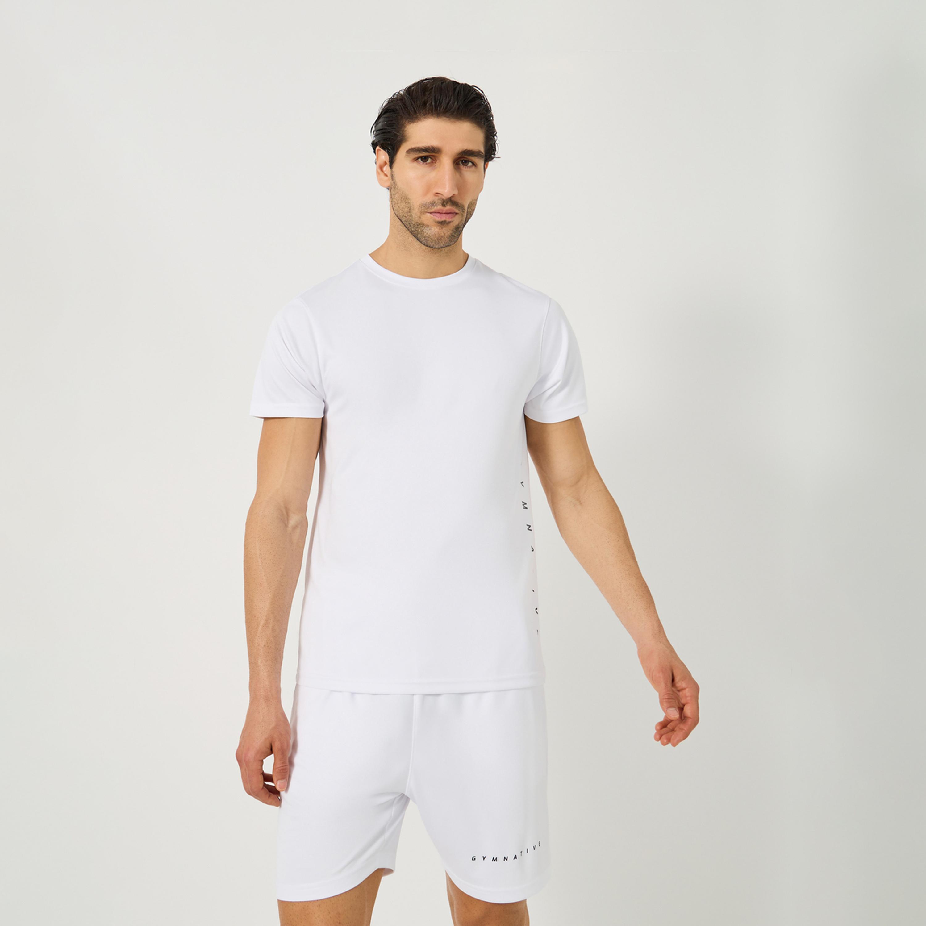 ستايلي - طقم تي شيرت وشورت رياضي بقصّة عادية-men-clothing-sportswearandactivewear-tracksuits-image-2