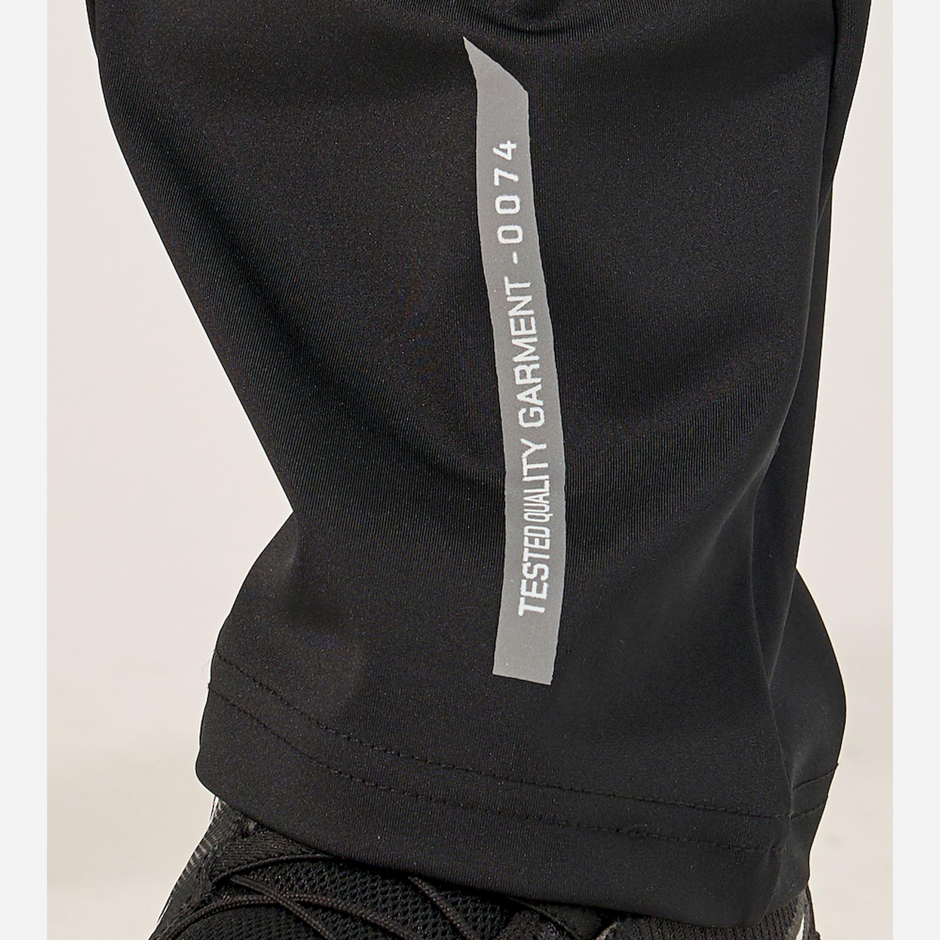 ستايلي - بنطال رياضي بقصّة نحيفة وتفاصيل شارة مع حزام خصر مطبوع-men-clothing-sportswearandactivewear-bottoms-image-4
