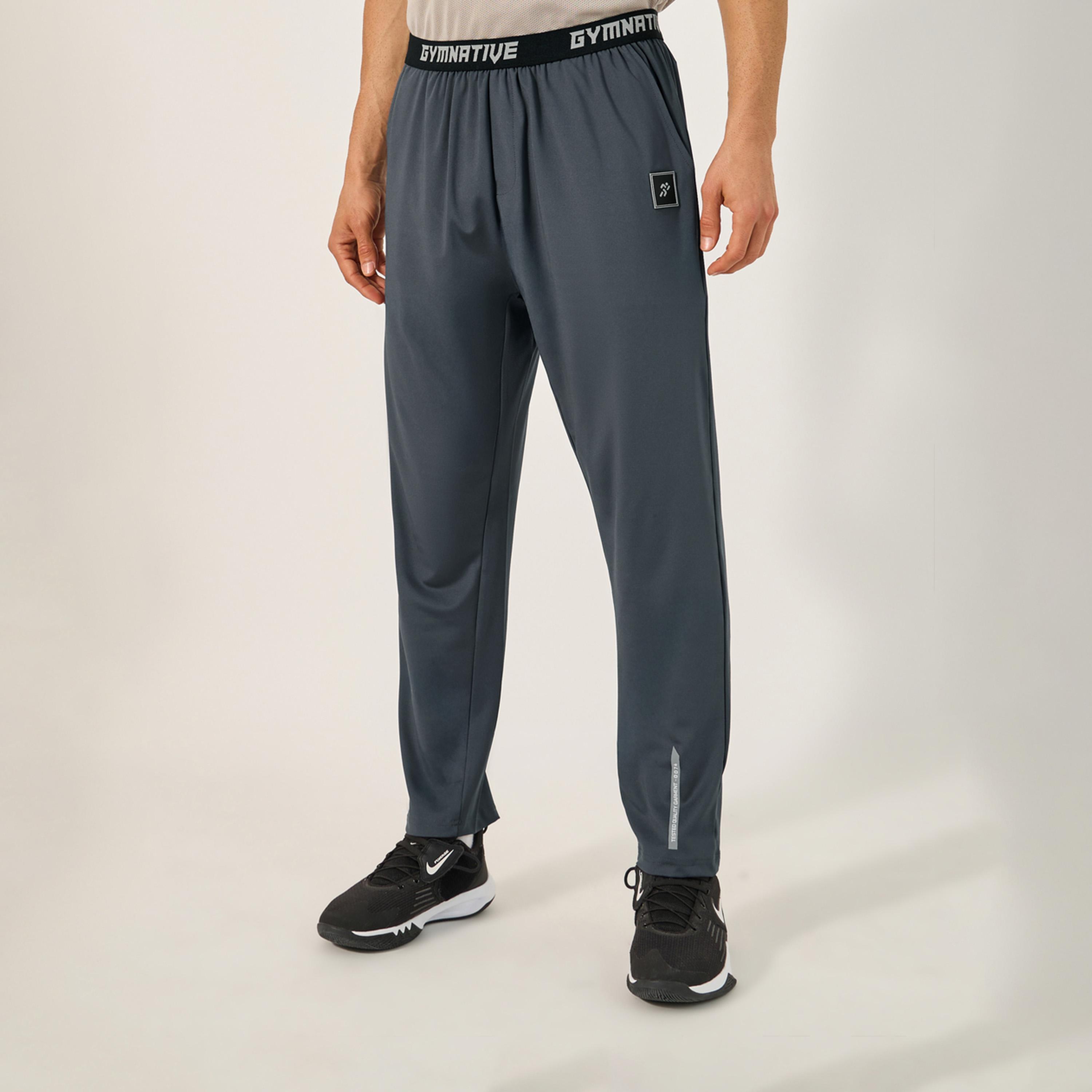 ستايلي - بنطال رياضي بقصّة نحيفة وتفاصيل شارة مع حزام خصر مطبوع-men-clothing-sportswearandactivewear-bottoms-image-1