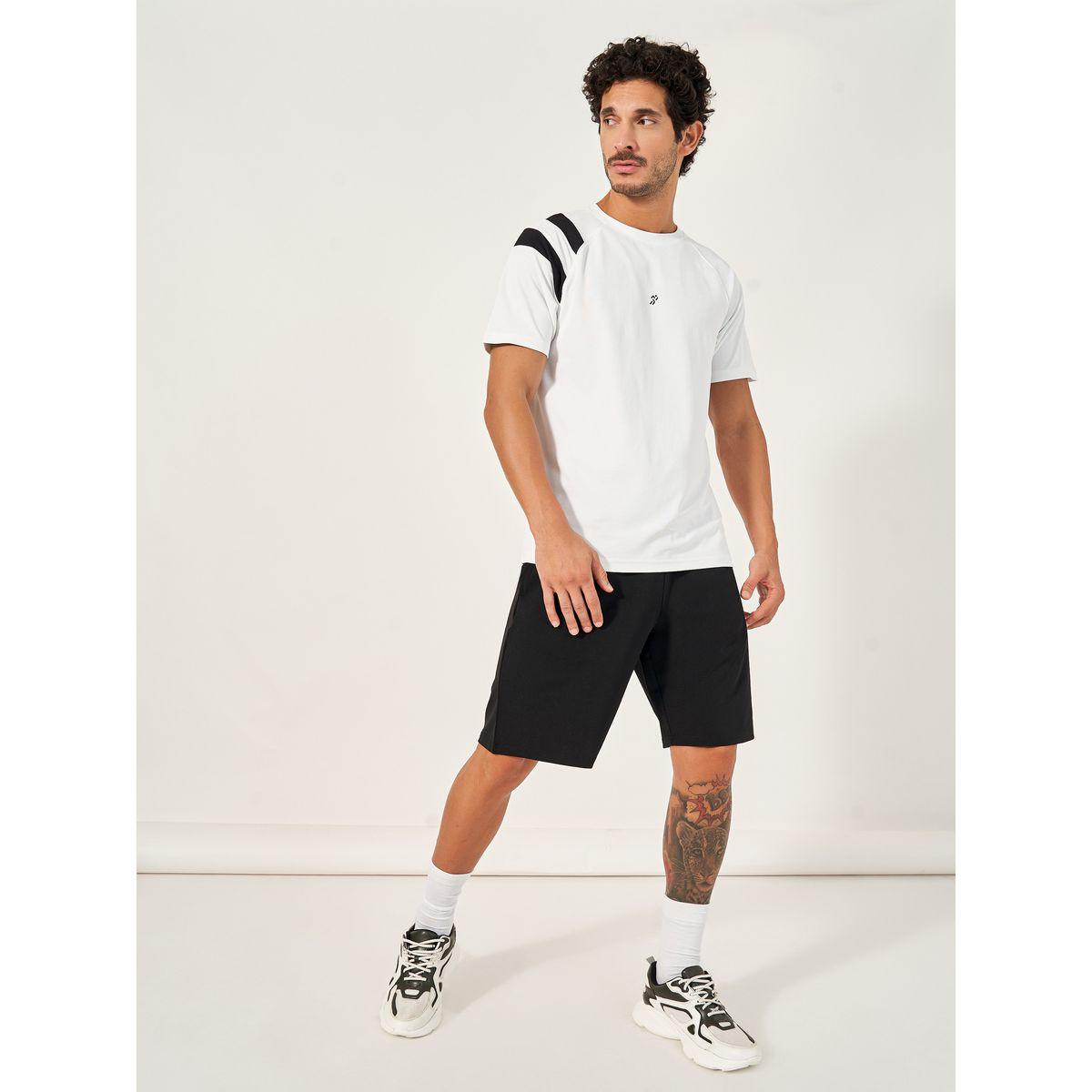 تيشيرت بقصة عادية وأكمام ريجلان-men-clothing-sportswearandactivewear-tshirtsandpolos-image-2