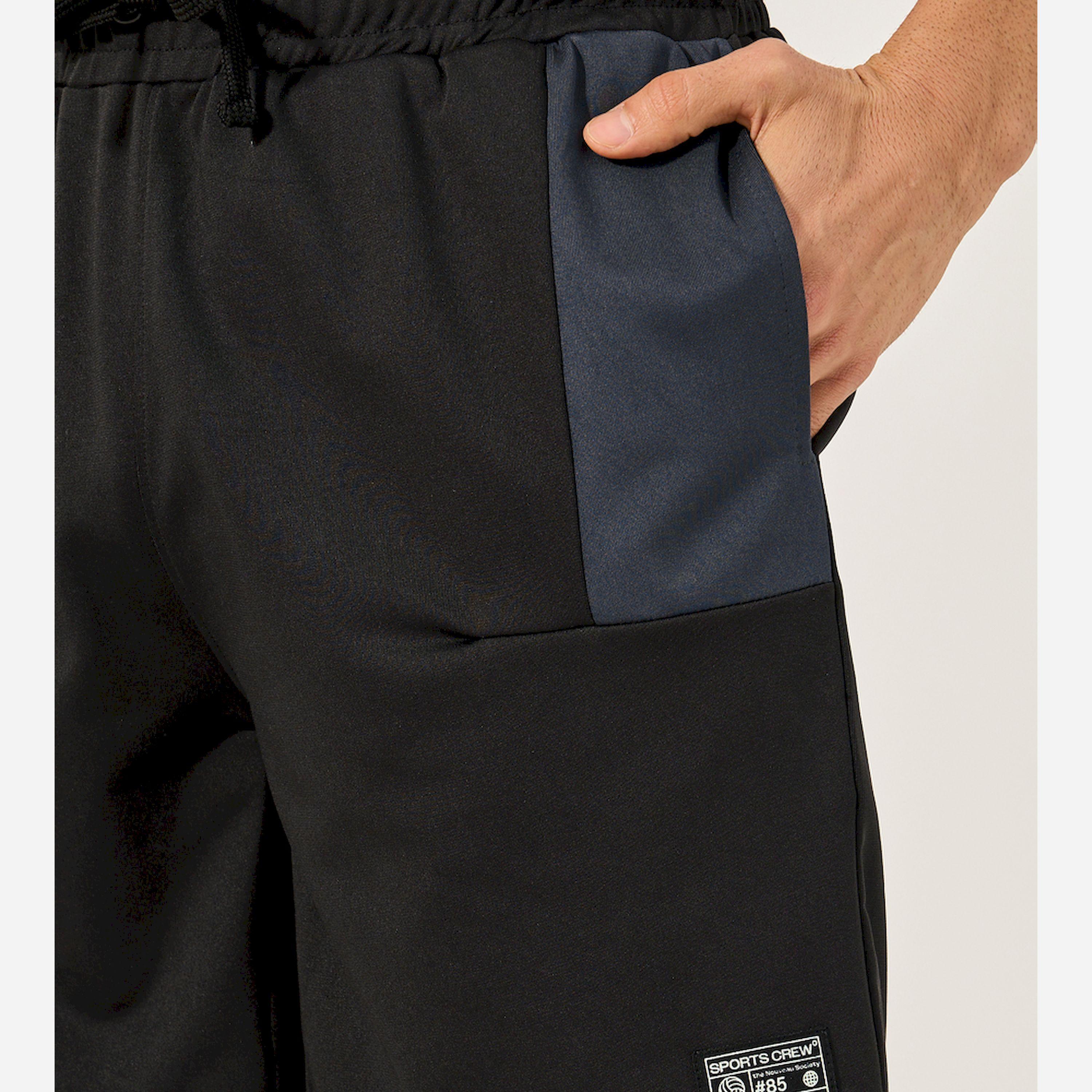 ستايلي - شورت رياضي بقصّة عادية وألوان متباينة-men-clothing-sportswearandactivewear-bottoms-shorts-image-3