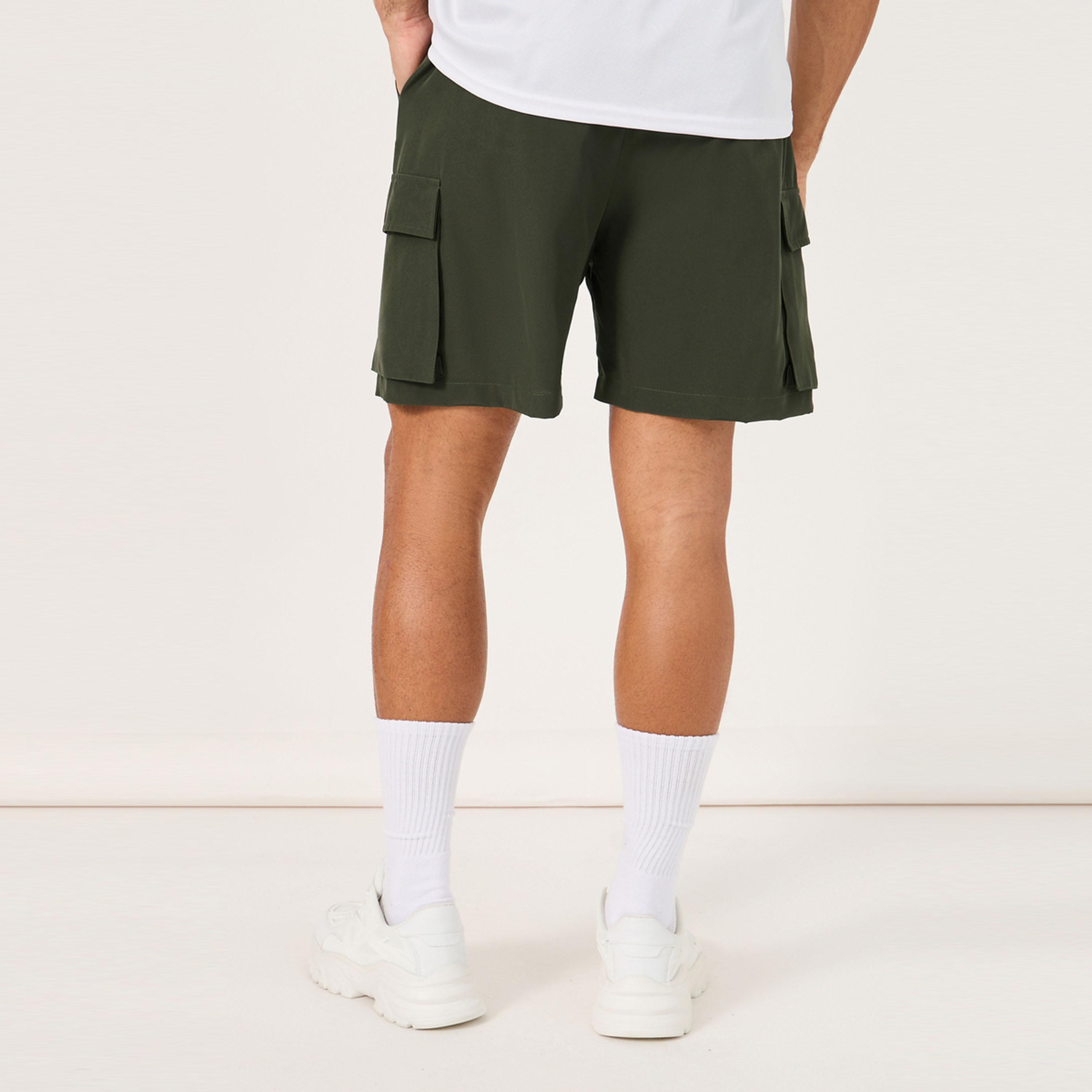 ستايلي - شورت رياضي أنيق منسوج بقصّة عادية حجم 7 انش-men-clothing-sportswearandactivewear-bottoms-image-4