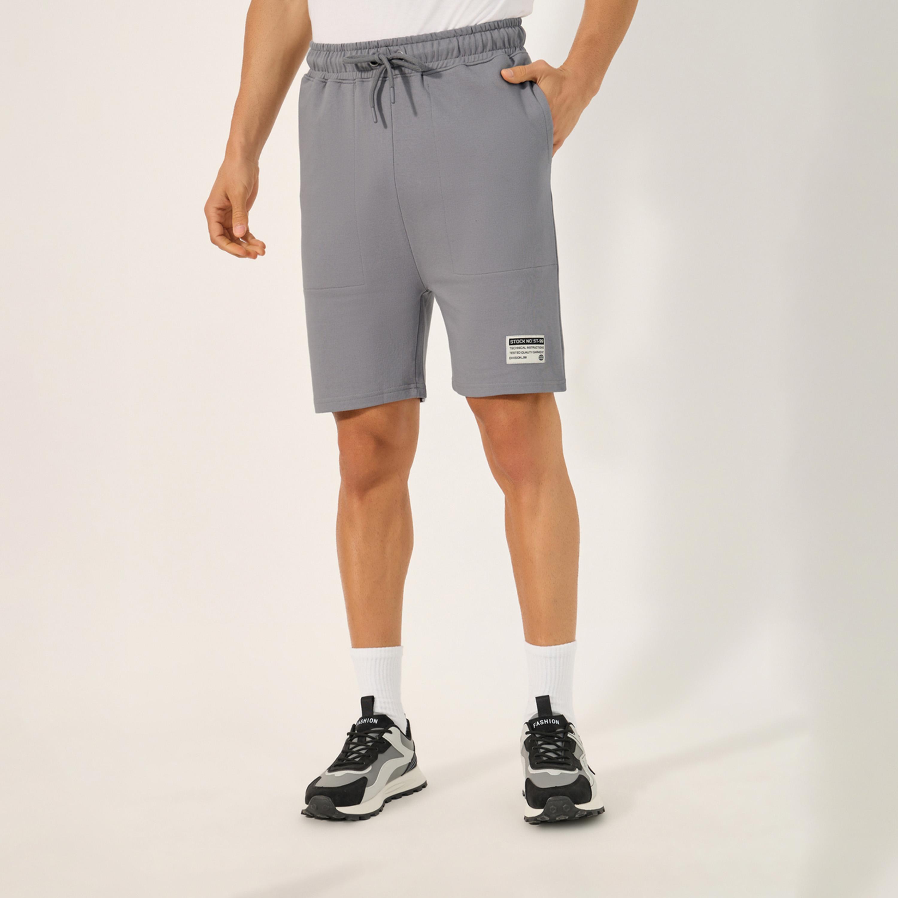 ستايلي - شورت رياضي صوف بقصّة عادية مع تفاصيل مرقعة-men-clothing-sportswearandactivewear-bottoms-image-1