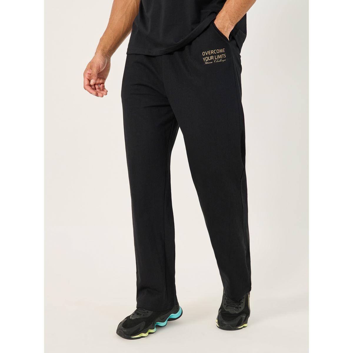 طقم من جوغر رياضي بطبعة كتابة وتيشيرت فضفاض-men-clothing-sportswearandactivewear-tracksuits-image-5