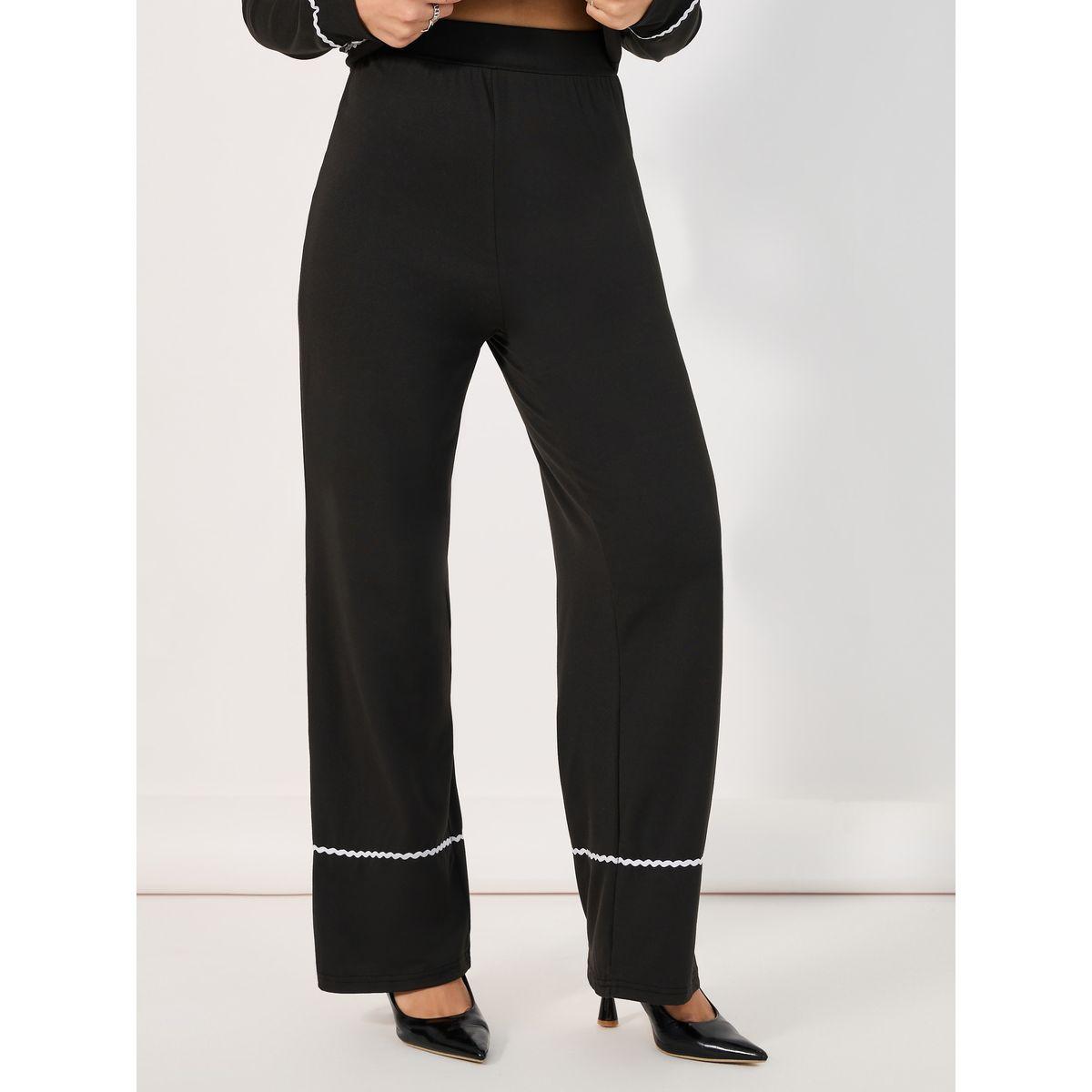 طقم منسق من بنطال وبلوزة محبوكة بتفاصيل مدروزة-women-clothing-coordsets-image-5