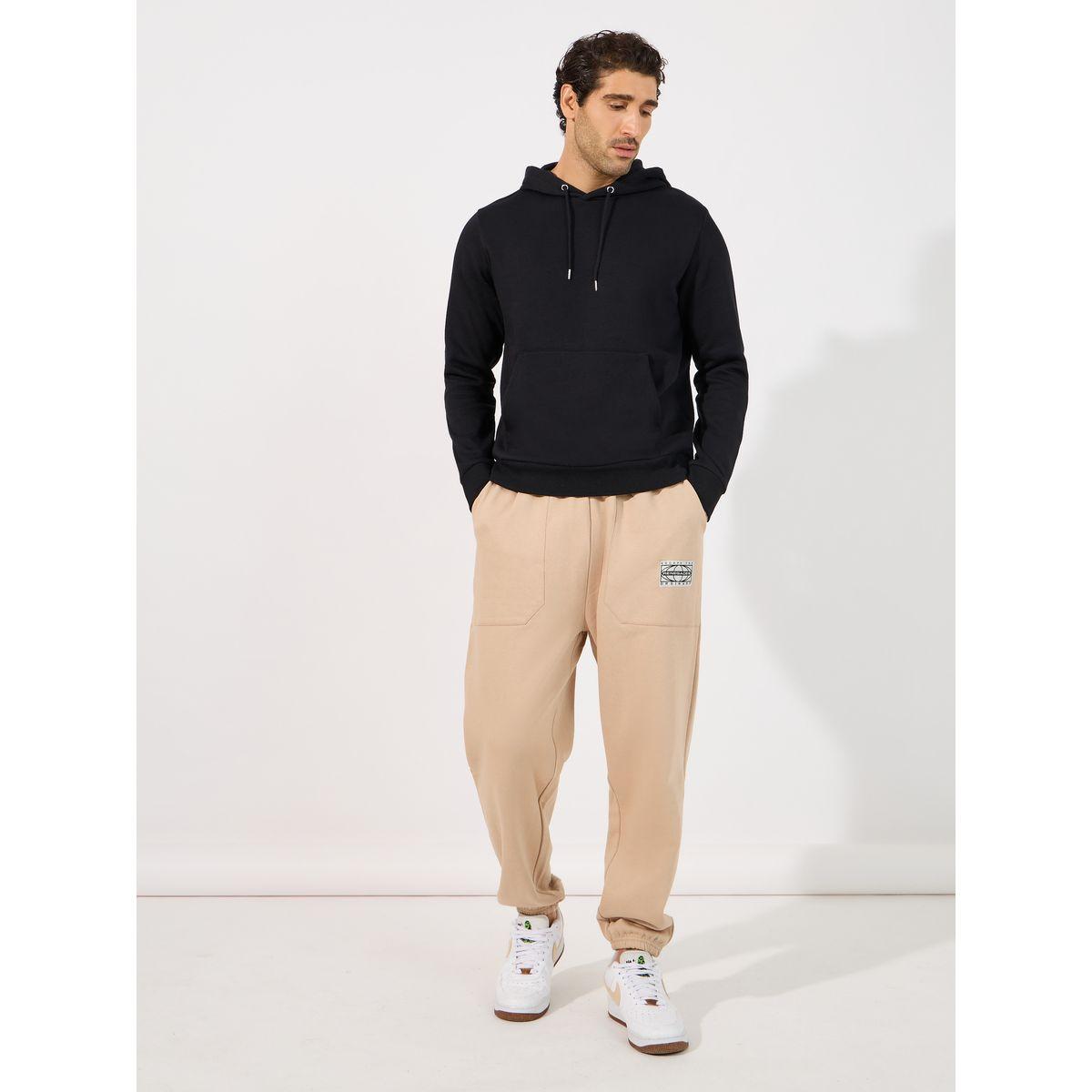 هودي بقصة عادية وجيوب كانجارو-men-winterwear-hoodiesandsweatshirts-image-2