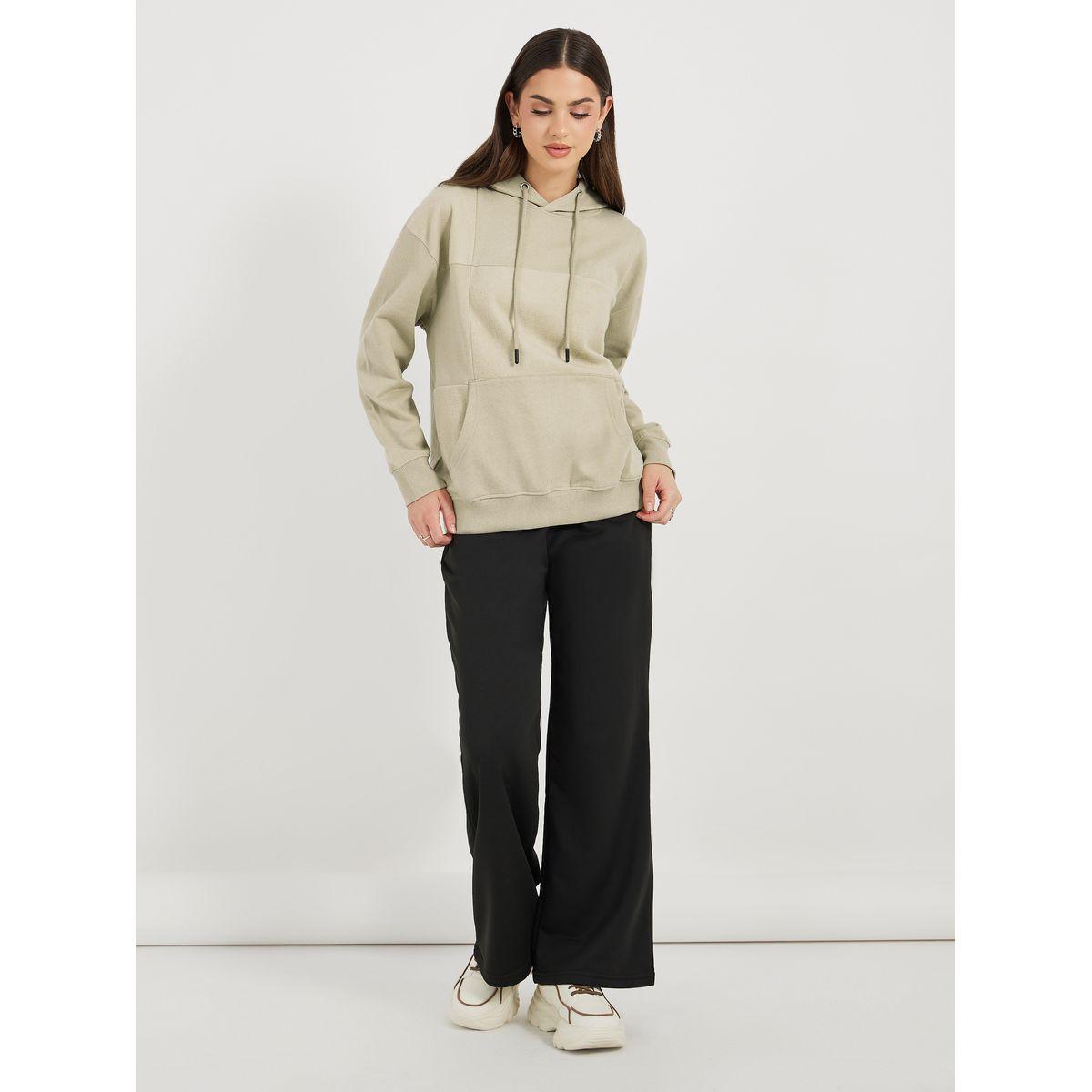 هودي بقصة عادية وتفاصيل مُتداخلة-women-winterwear-hoodiesandsweatshirts-hoodies-image-2
