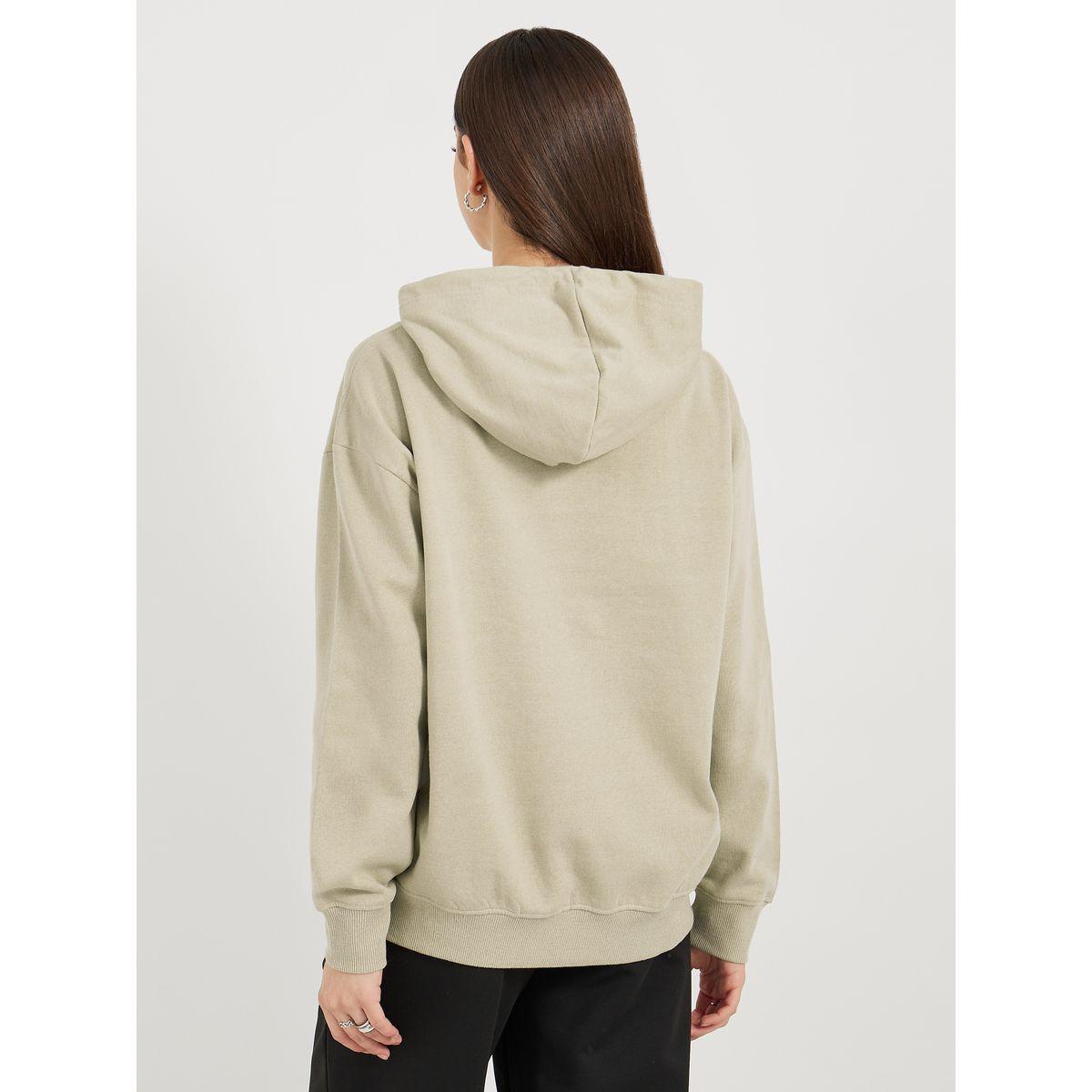 هودي بقصة عادية وتفاصيل مُتداخلة-women-winterwear-hoodiesandsweatshirts-hoodies-image-4