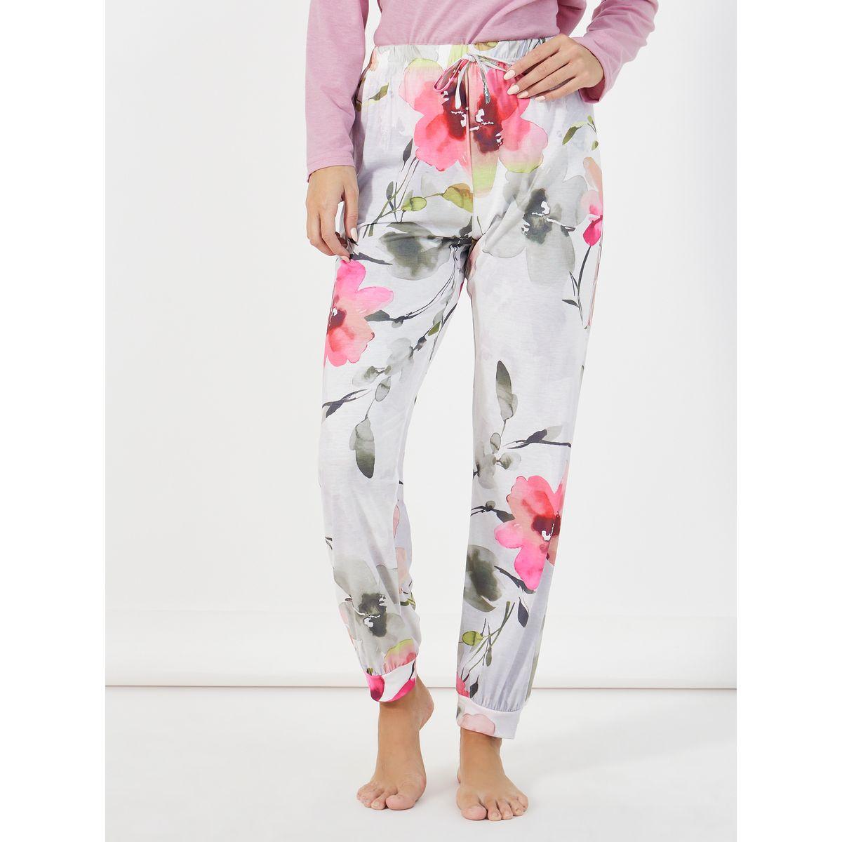 Styli Unwind Solid Dropped Shoulder T-Shirt & Floral Print Pants Pyjama Set-women-clothing-nightwear-pyjamas-longsets-image-5