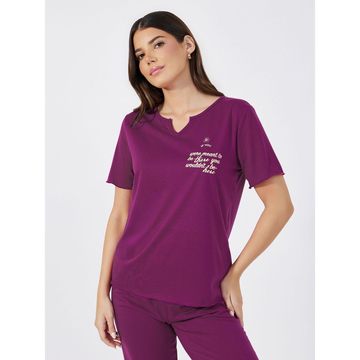 طقم من بنطال بيجاما وتيشيرت بطبعة كتابة وياقة نوتش-women-clothing-nightwear-pyjamas-longsets-image-2