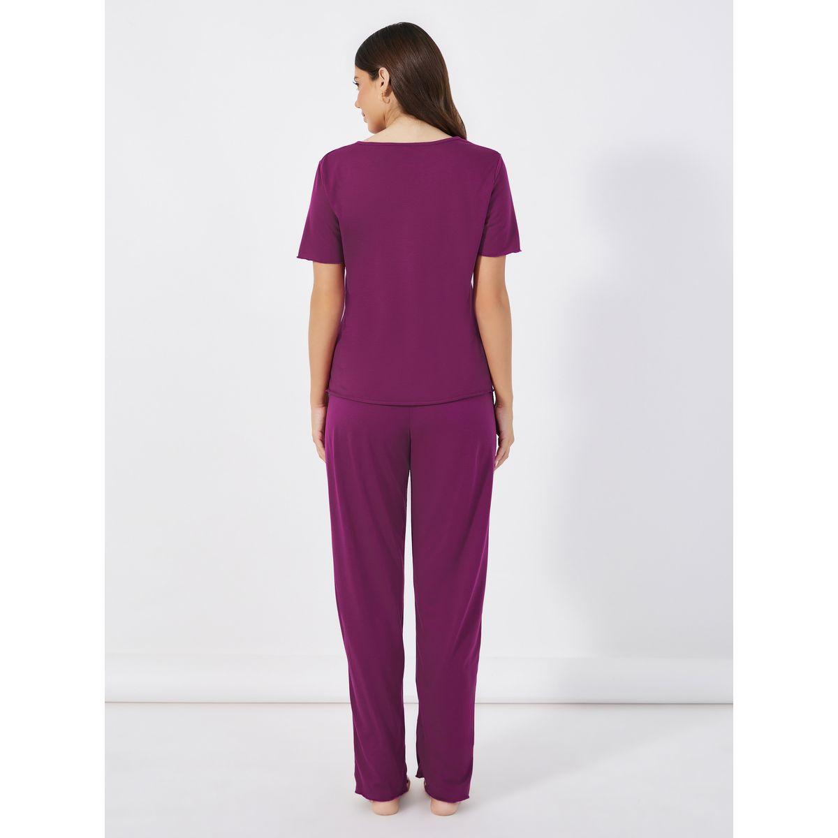 Styli Unwind Slogan Print Notch Neck T-Shirt & Pyjama Set-women-clothing-nightwear-pyjamas-longsets-image-4
