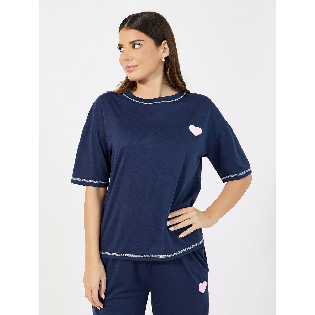 طقم من بنطال بيجاما وتيشيرت بطبعة كتابة وأكتاف منخفضة-women-clothing-nightwear-pyjamas-longsets-image-2