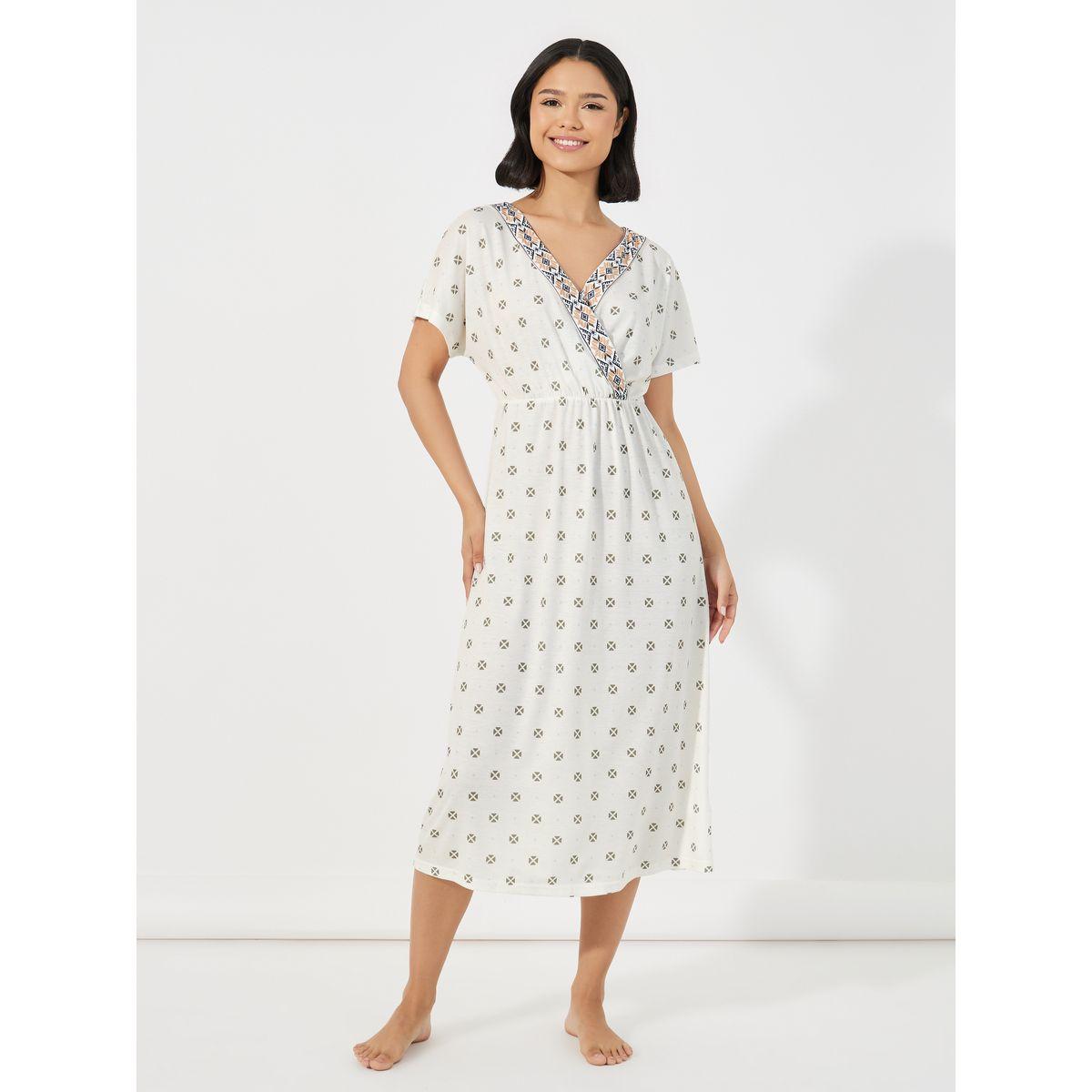 قميص نوم بنمط لف مع تفاصيل دانتيل وانماط هندسية-women-clothing-nightwear-nighties-image-1