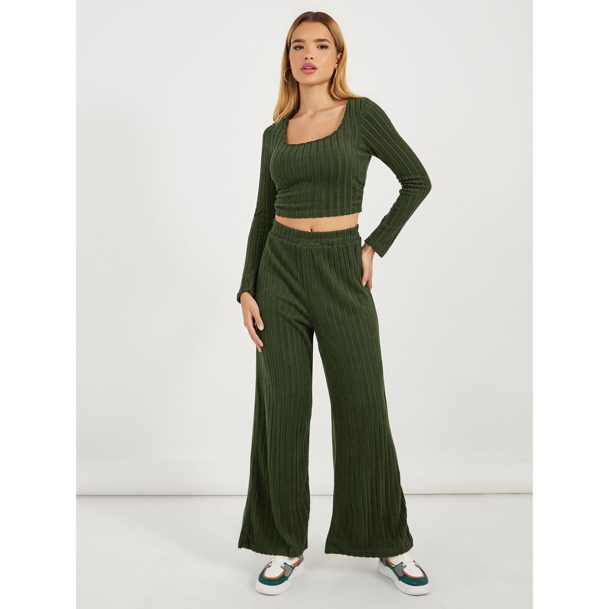 طقم منسق من جوغر بأرجل واسعة وبلوزة قصيرة-women-clothing-coordsets-image-1