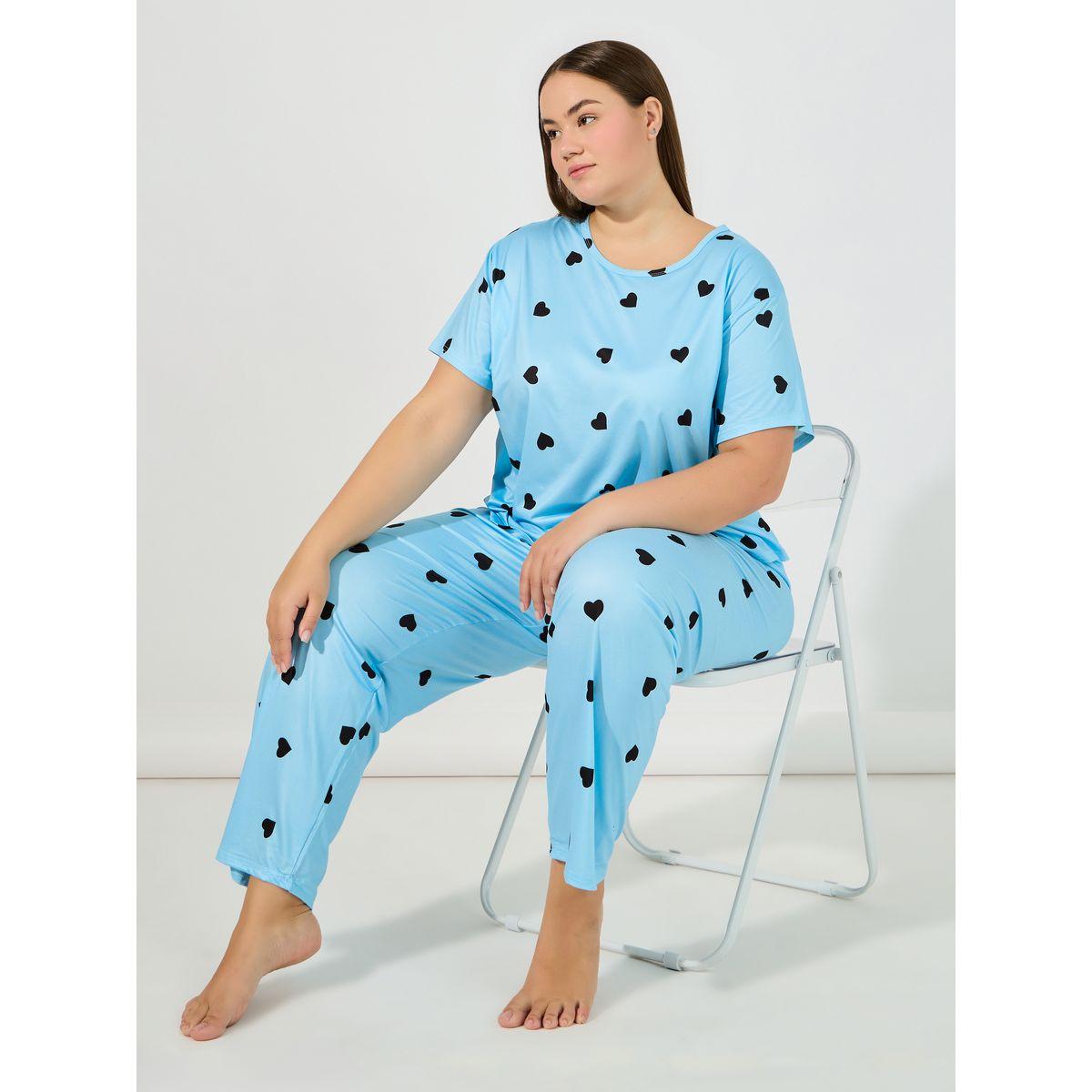 طقم من بنطال بيجاما مع تيشيرت بمقاس كبير وطبعة قلوب-women-clothing-nightwear-pyjamas-longsets-image-1