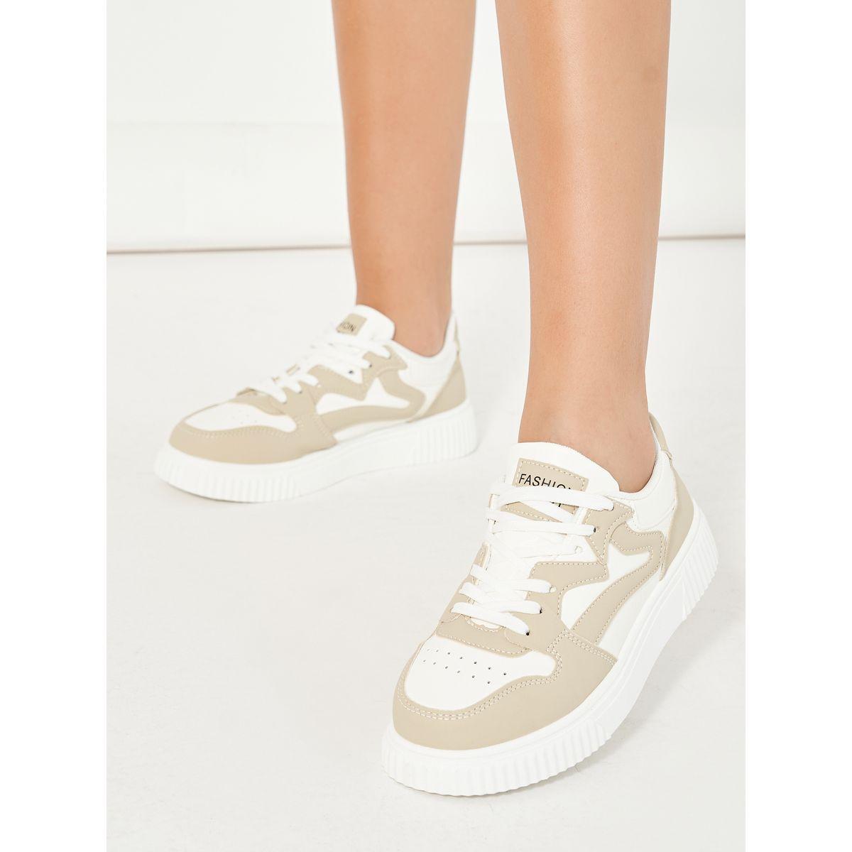 حذاء سنيكرز بنمط كتل الالوان ورباط غلق-women-shoes-sneakers-image-1