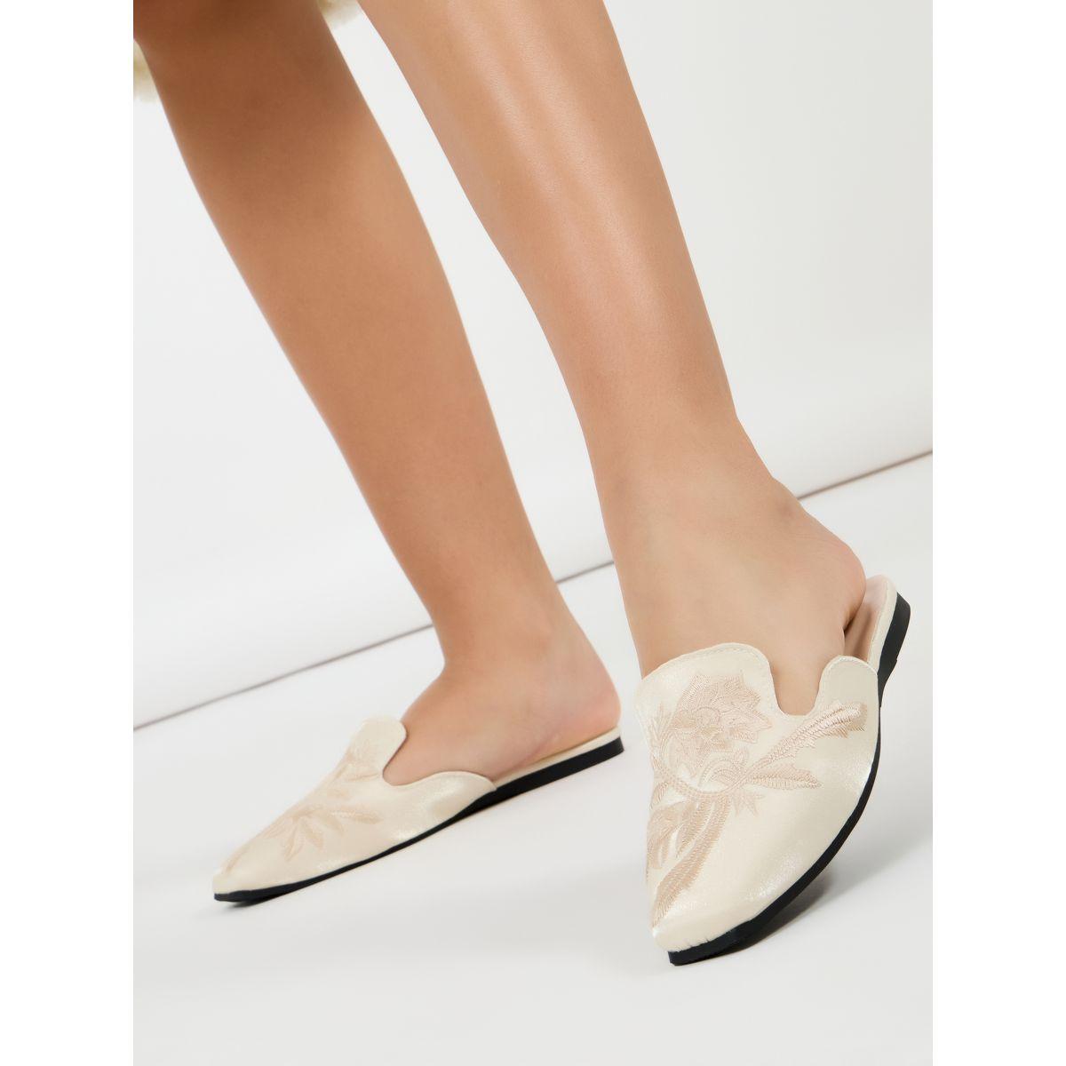 حذاء ميولز فلات بمقدمة مٌطرزة بنمط مربع-women-shoes-flats-mules-image-1