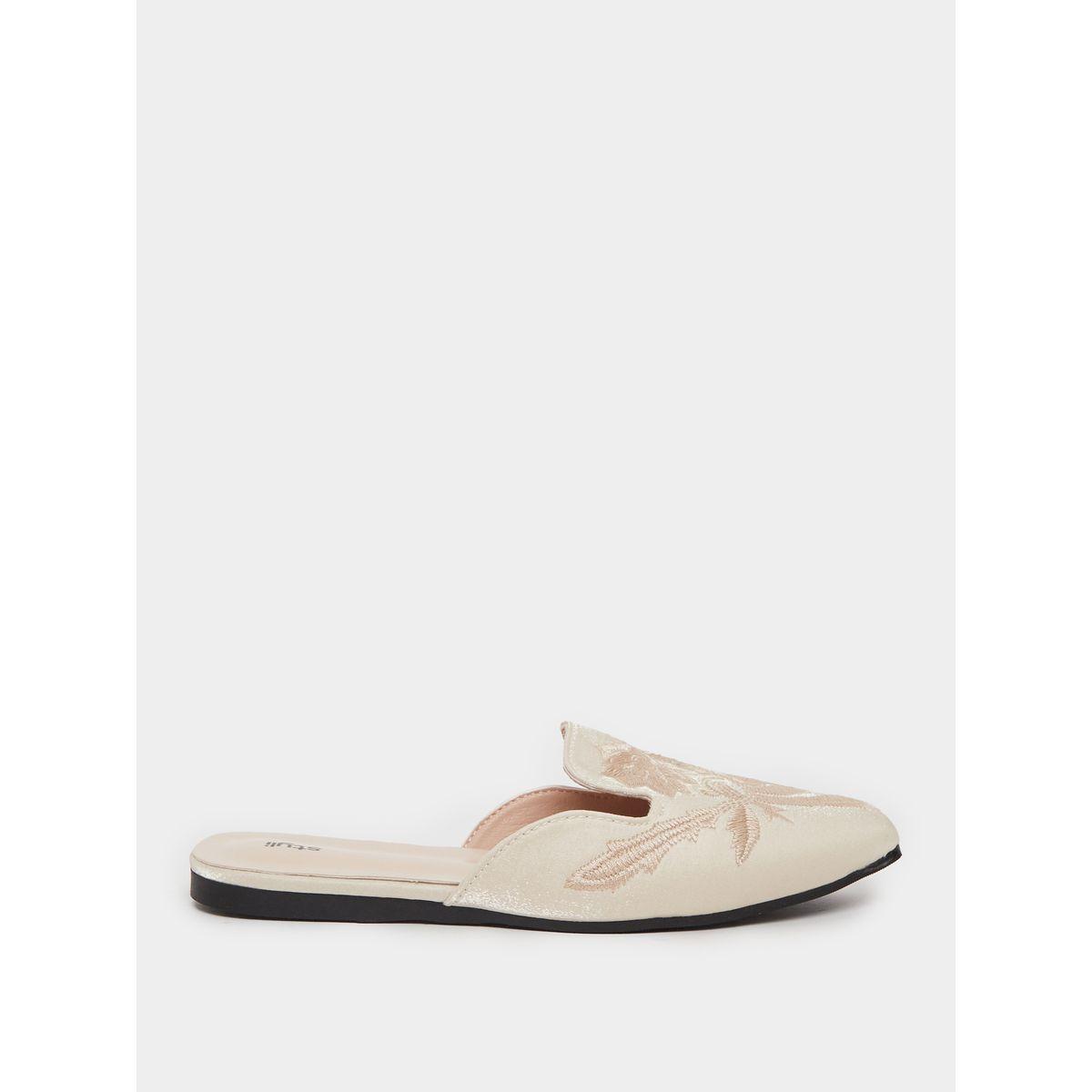 حذاء ميولز فلات بمقدمة مٌطرزة بنمط مربع-women-shoes-flats-mules-image-2