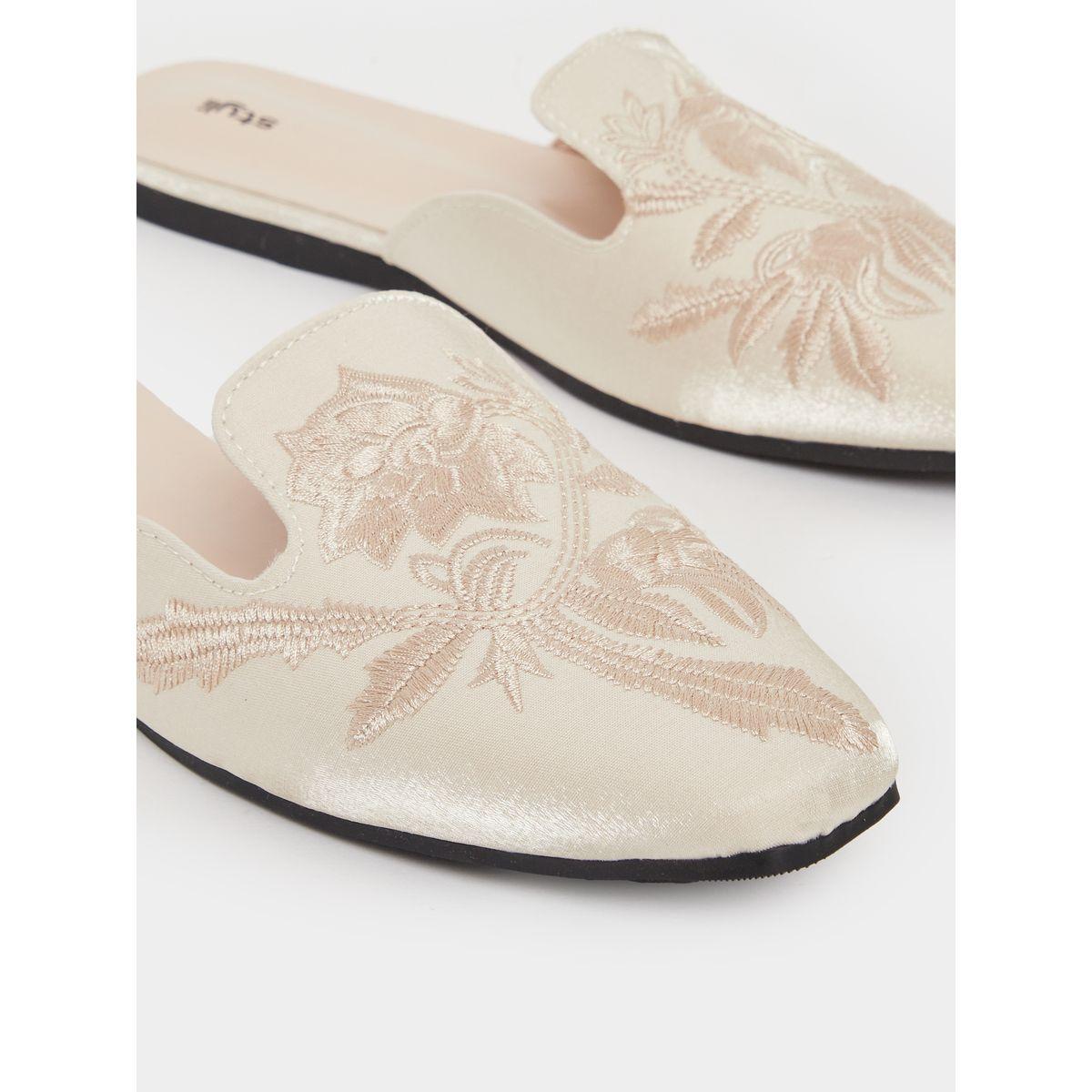 Styli Embroidered Square Toe Flat Mules-women-shoes-flats-mules-image-4