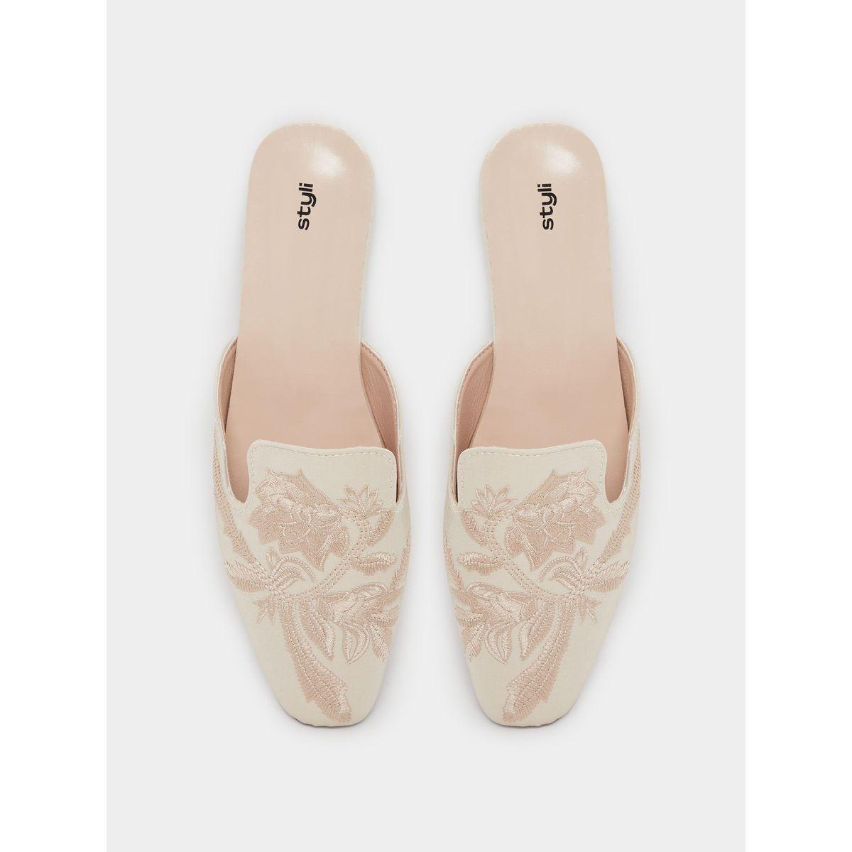 Styli Embroidered Square Toe Flat Mules-women-shoes-flats-mules-image-6