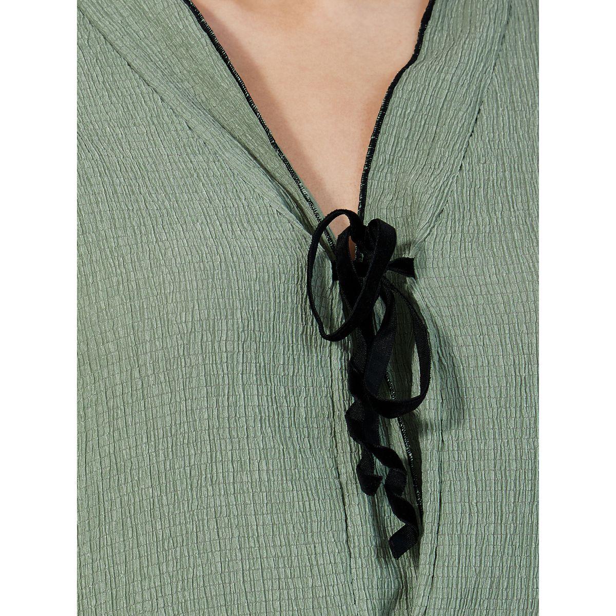 طقم من بنطال بيجاما وبلوزة بتفاصيل مدروزة-women-clothing-nightwear-pyjamas-longsets-image-3