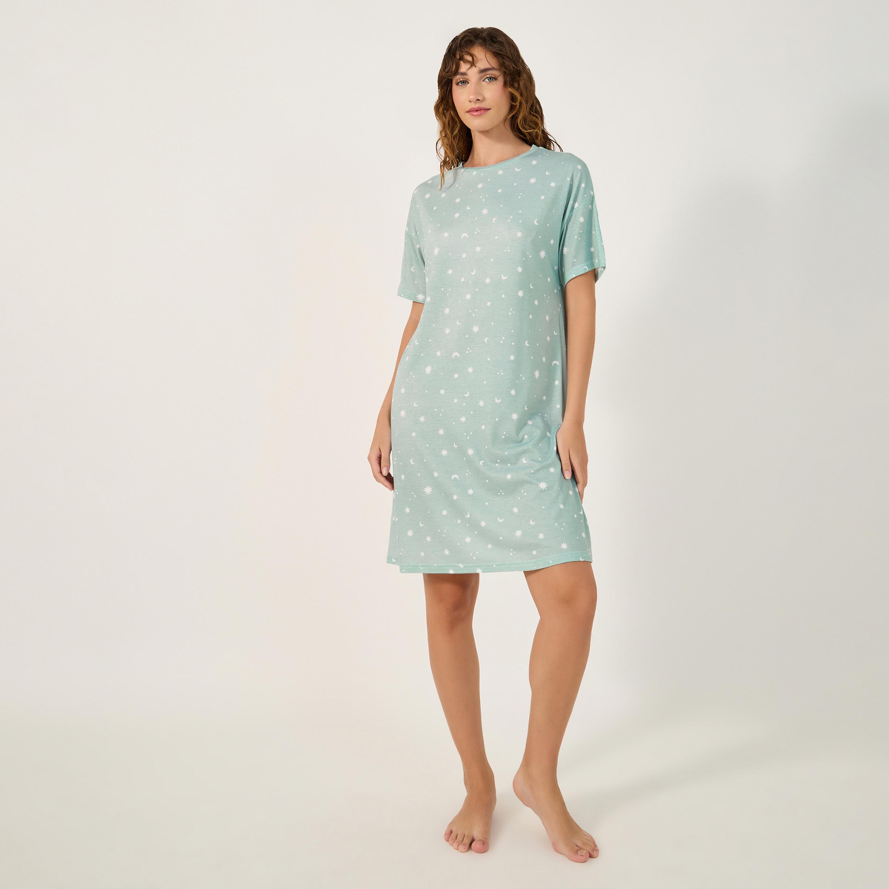 ستايلي - أنوايند طقم من قطعتين من قميص نوم منسدل الكتفين بطبعة شعار ونجمة - للركبة-women-clothing-nightwear-nighties-image-2
