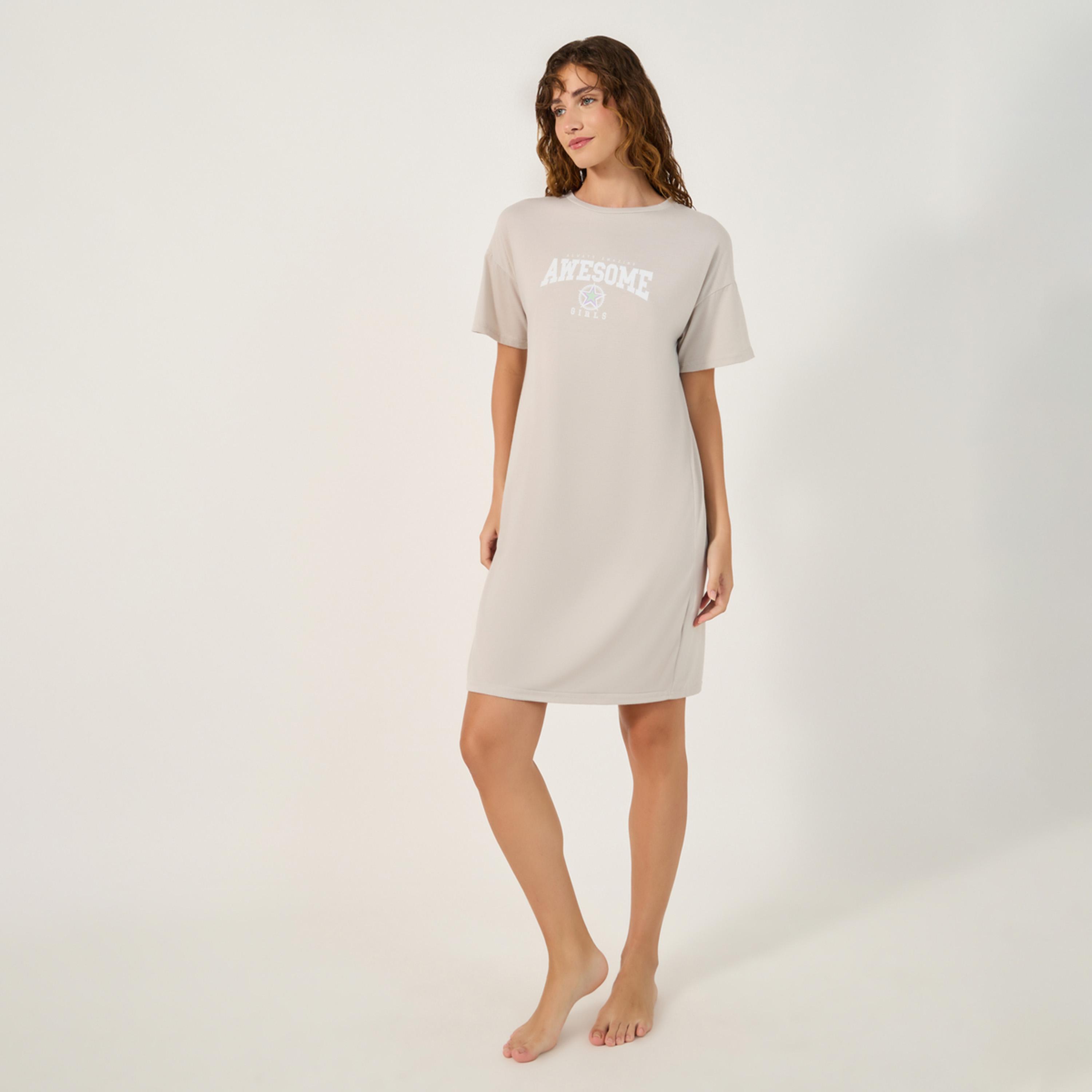 ستايلي - أنوايند طقم من قطعتين من قميص نوم منسدل الكتفين بطبعة شعار ونجمة - للركبة-women-clothing-nightwear-nighties-image-6