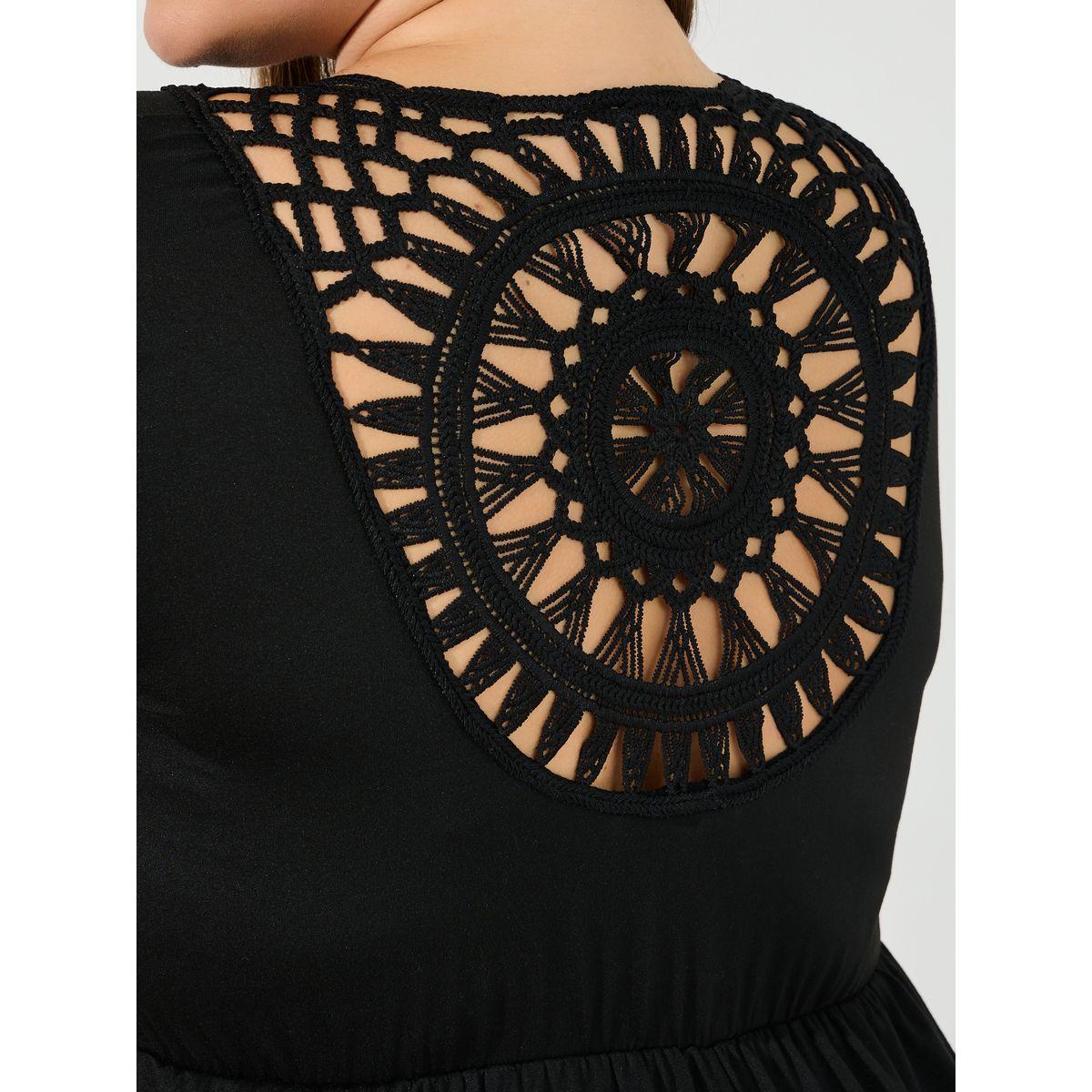 فستان طويل بمقاس كبير وتفاصيل كروشيه-women-clothing-dresses-image-4