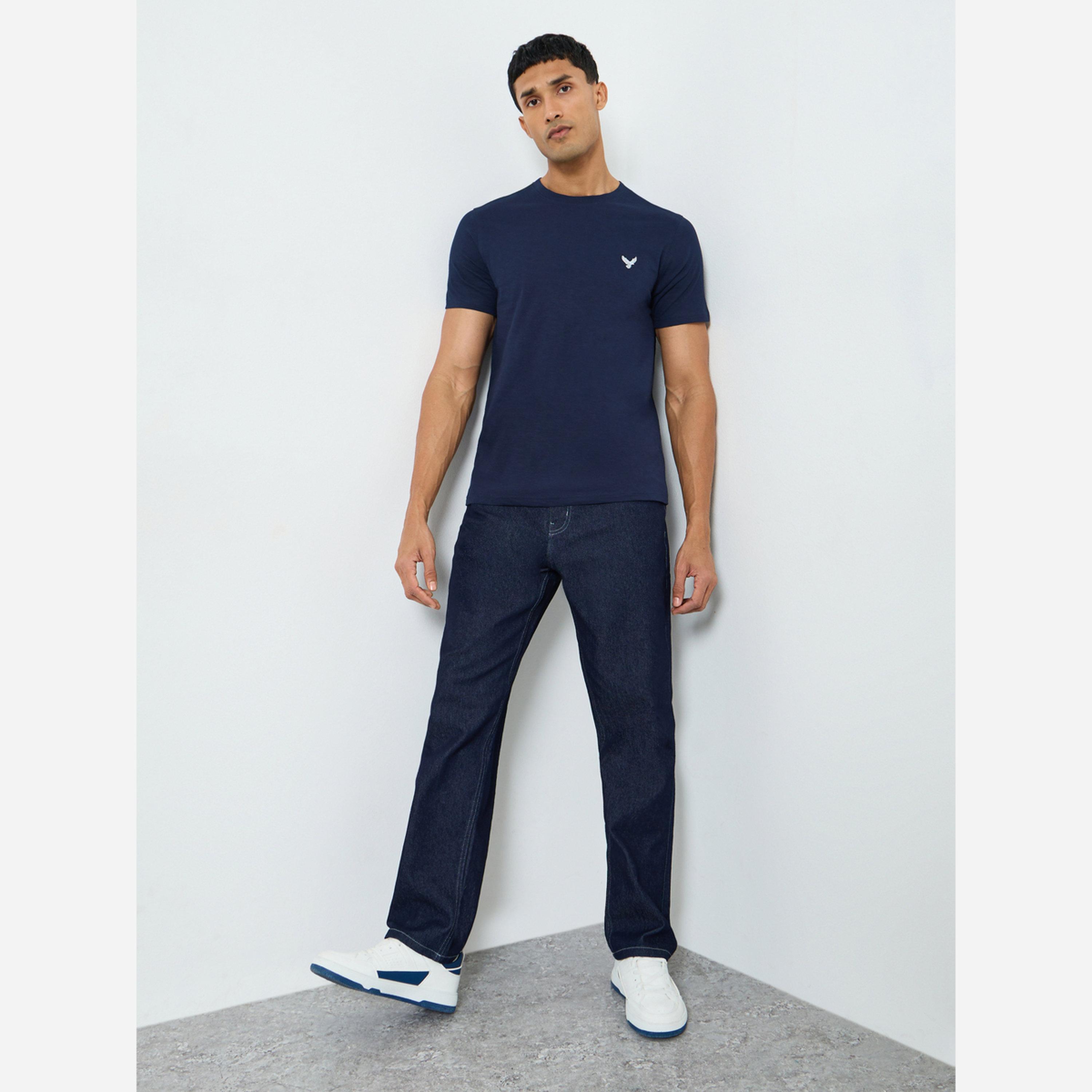 ستايلي - تيشيرت رجالي قطن لون أزرق داكن مزين بنسر مطرز-men-clothing-tshirtsandpolos-tshirts-image-2