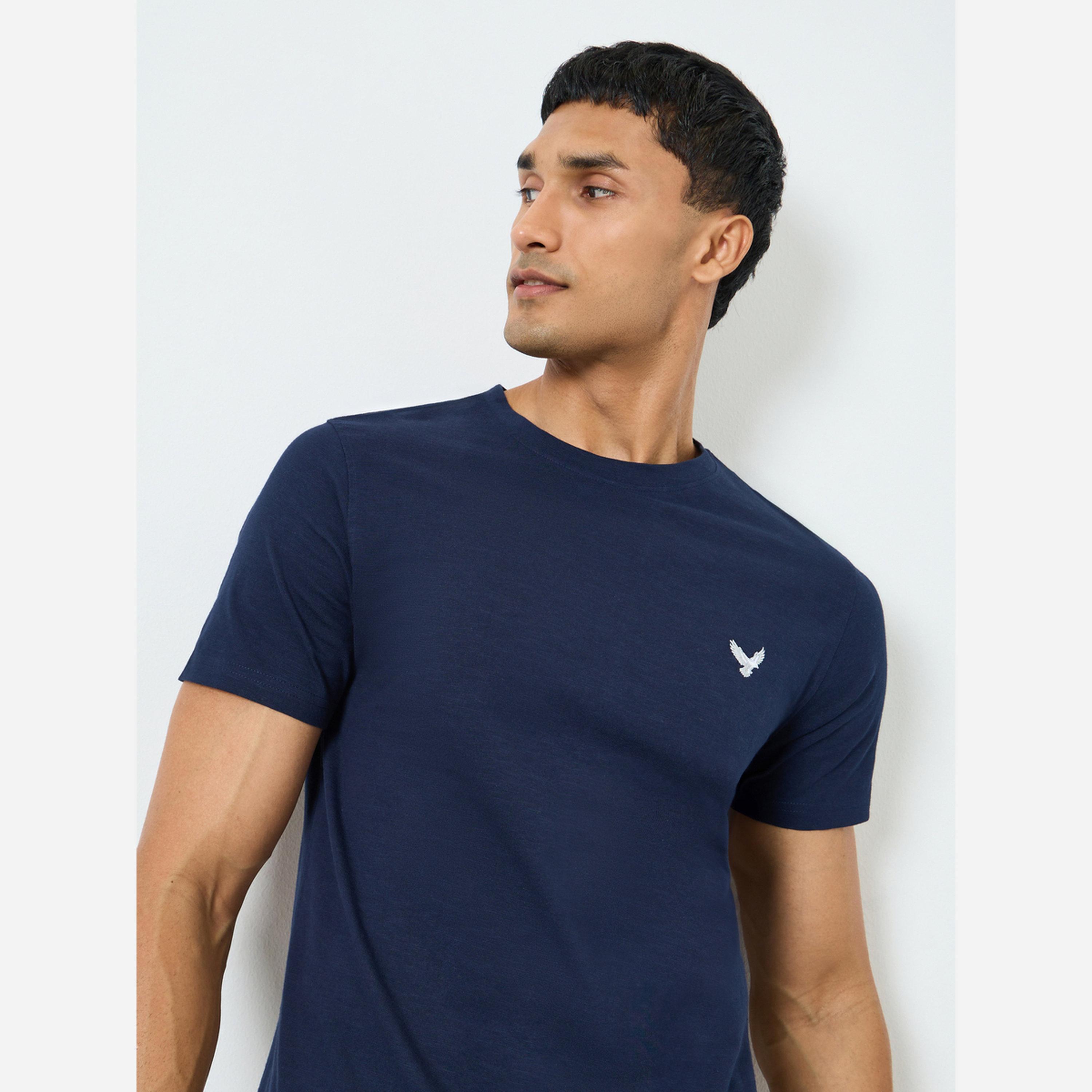 ستايلي - تيشيرت رجالي قطن لون أزرق داكن مزين بنسر مطرز-men-clothing-tshirtsandpolos-tshirts-image-3