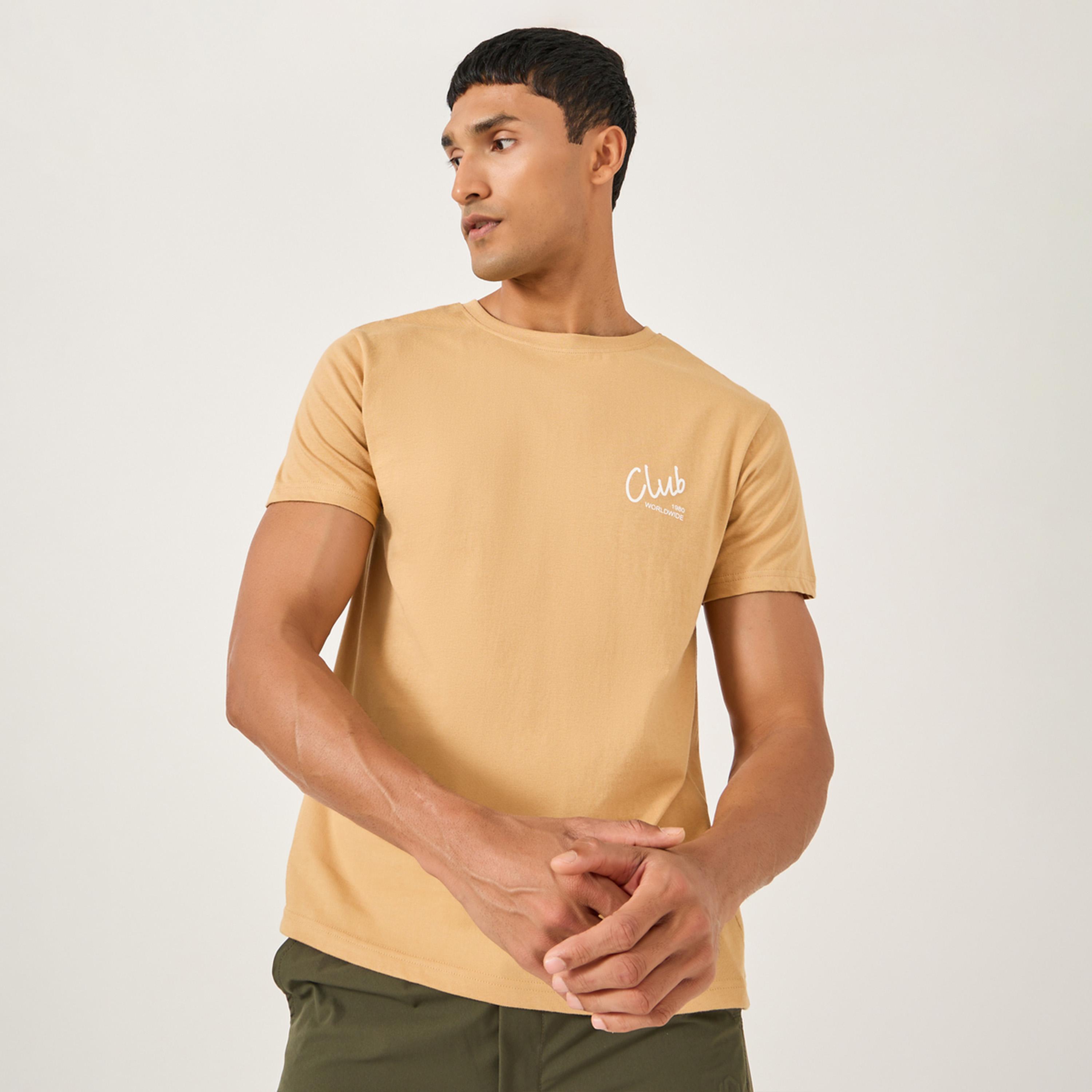 ستايلي - تي شيرت بقصّة عادية وطبعة شعار-men-clothing-tshirtsandpolos-tshirts-image-1