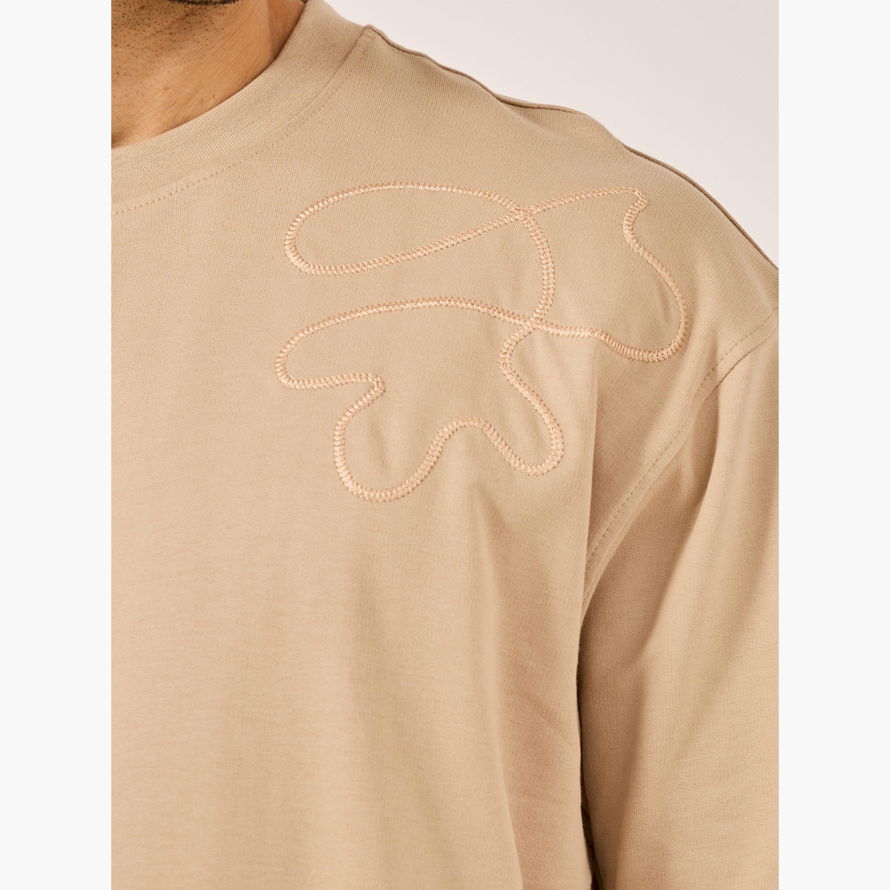 ستايلي - تي شيرت تيري كبير الحجم بتفاصيل مطرزة وألوان متباينة-men-clothing-tshirtsandpolos-tshirts-image-3