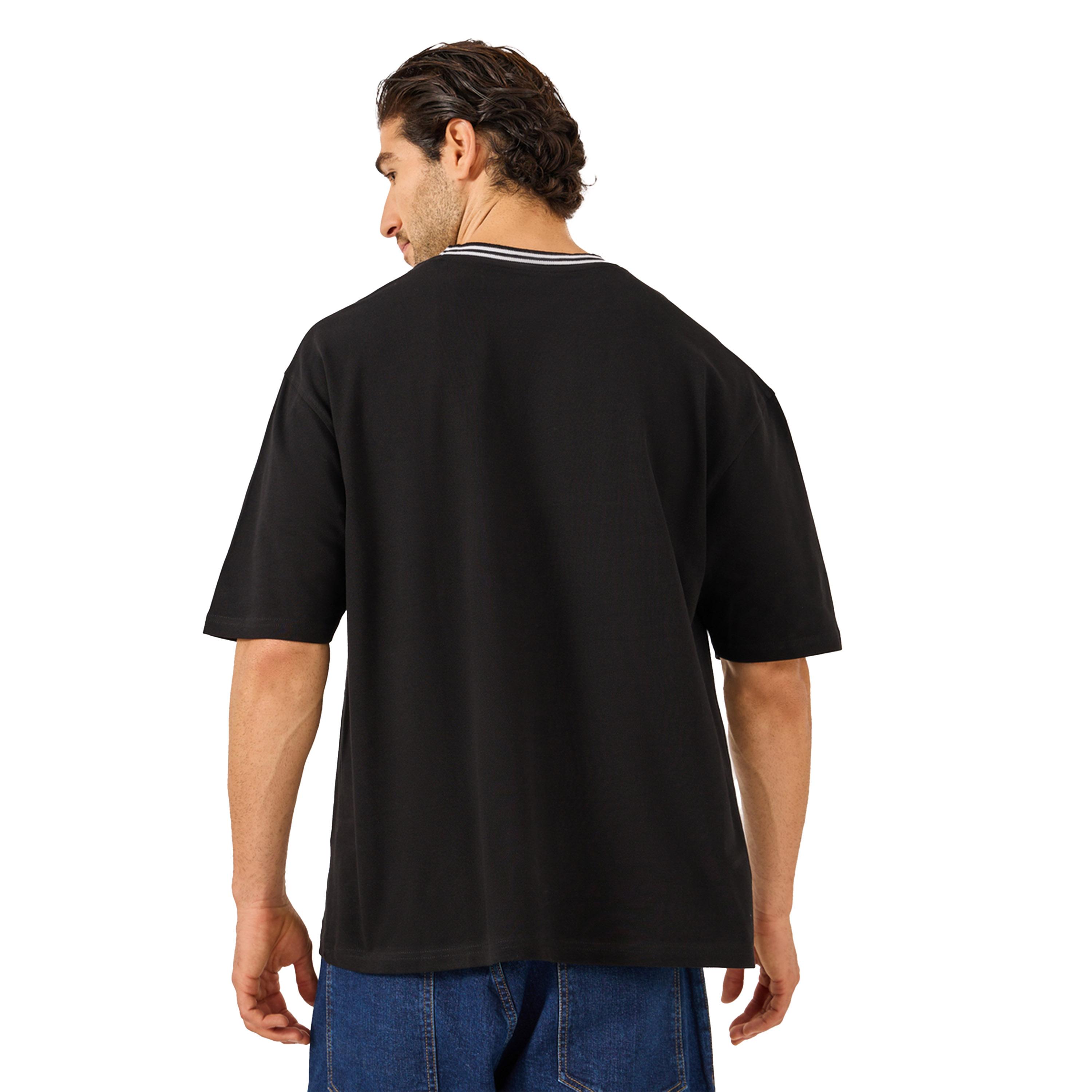 ستايلي -  تي شيرت مطرز بقماش بيكيه محبوك بقصّة عادية-men-clothing-tshirtsandpolos-tshirts-image-4
