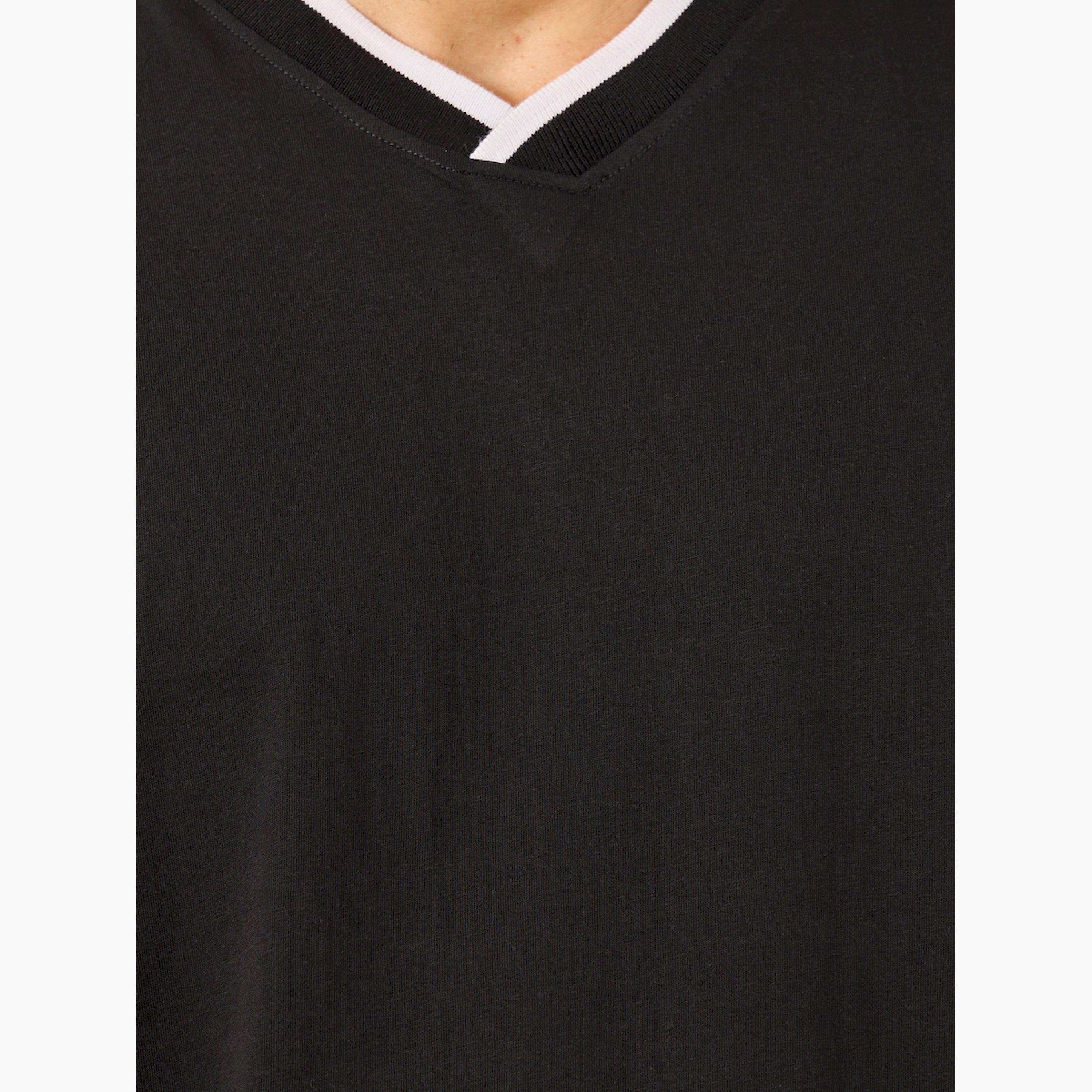 Styli Tipped V Neck Jersey Regular Fit T-Shirt-men-clothing-tshirtsandpolos-tshirts-image-3