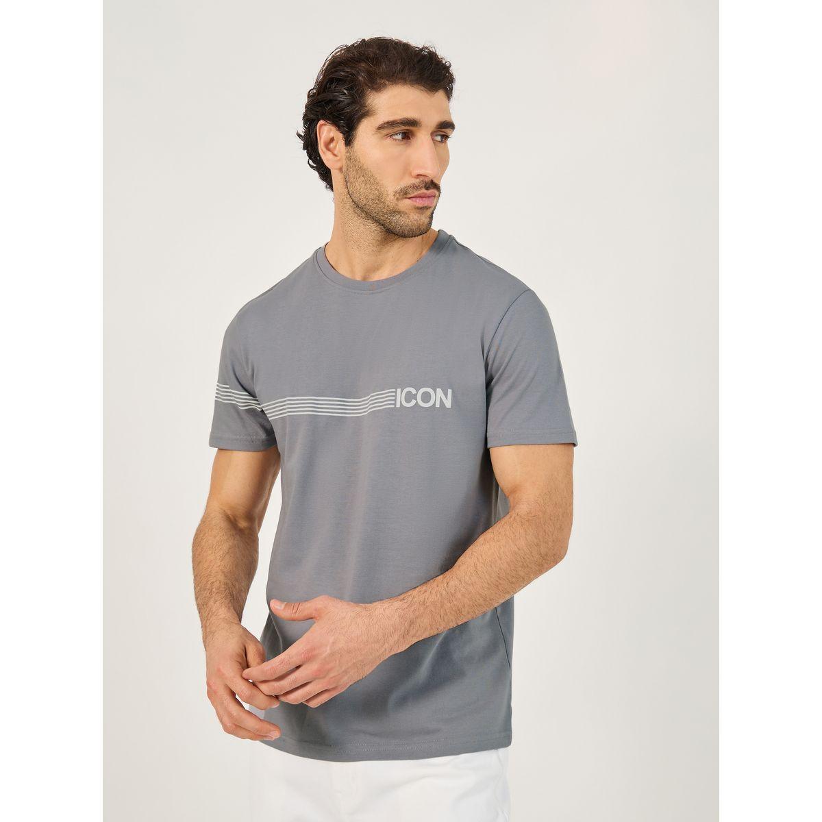 تيشيرت بقصة عادية وطبعة خطوط صغيرة مع كتابة-men-clothing-tshirtsandpolos-tshirts-image-1